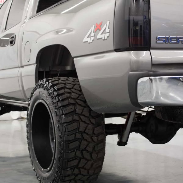 Looking for the Right Place to Jack Up Trucks? Check Out Ultimate Rides