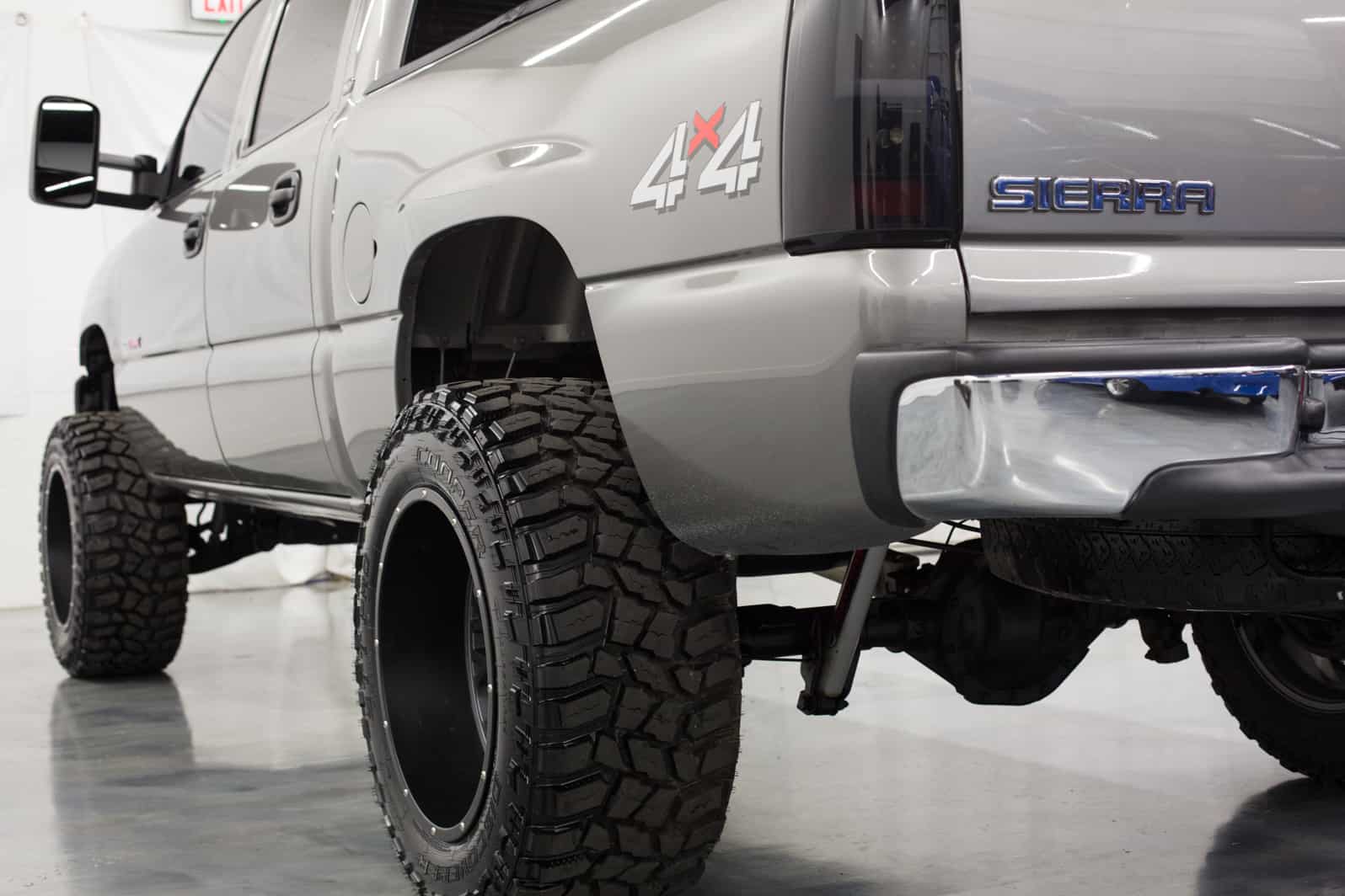 Looking for the Right Place to Jack Up Trucks? Check Out Ultimate Rides