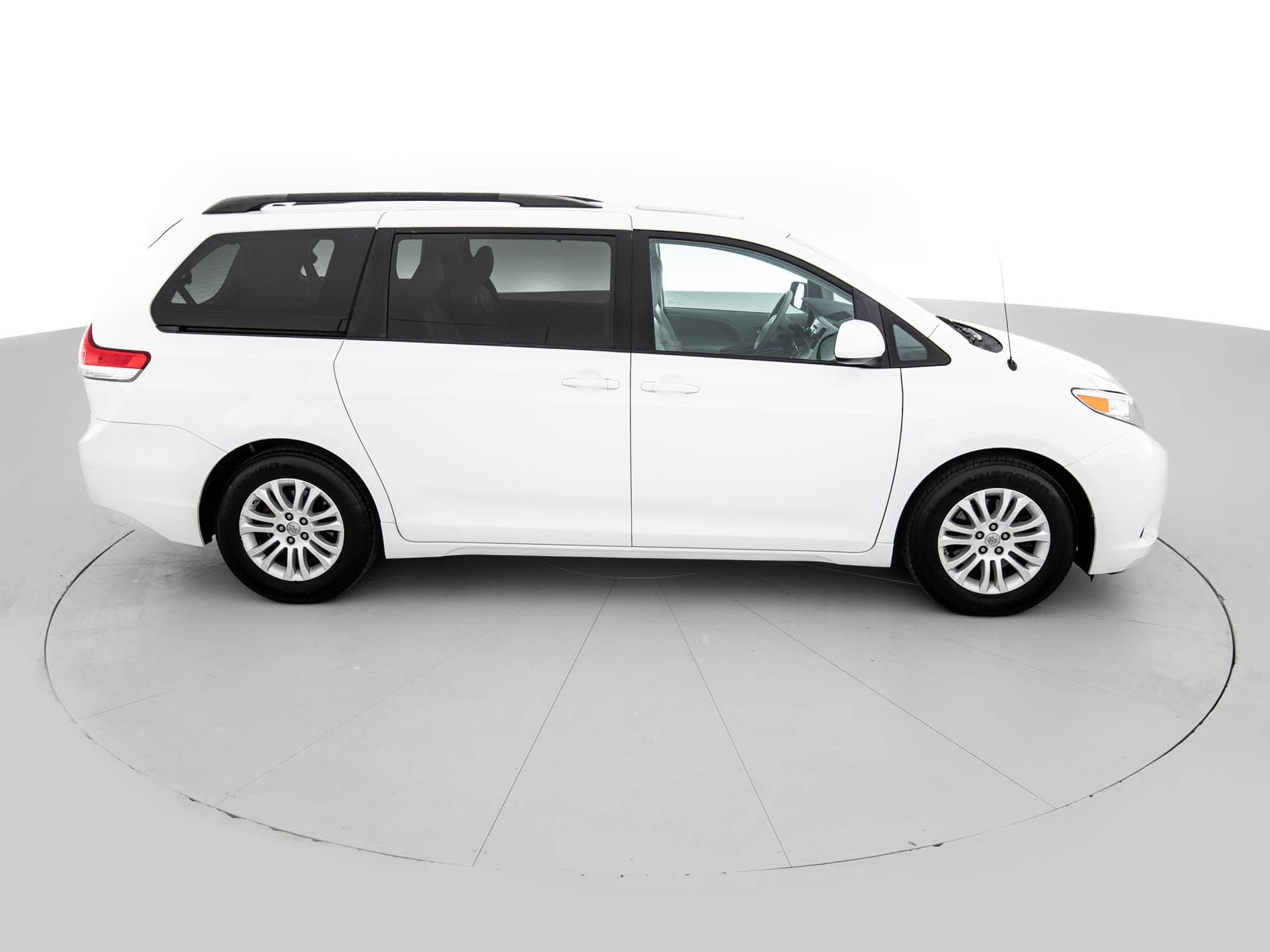 2013toyotasienna 3