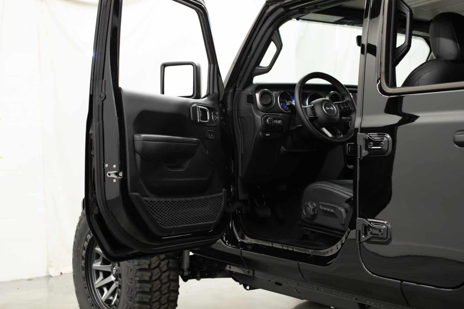 Best Bed Cover for Jeep Gladiator