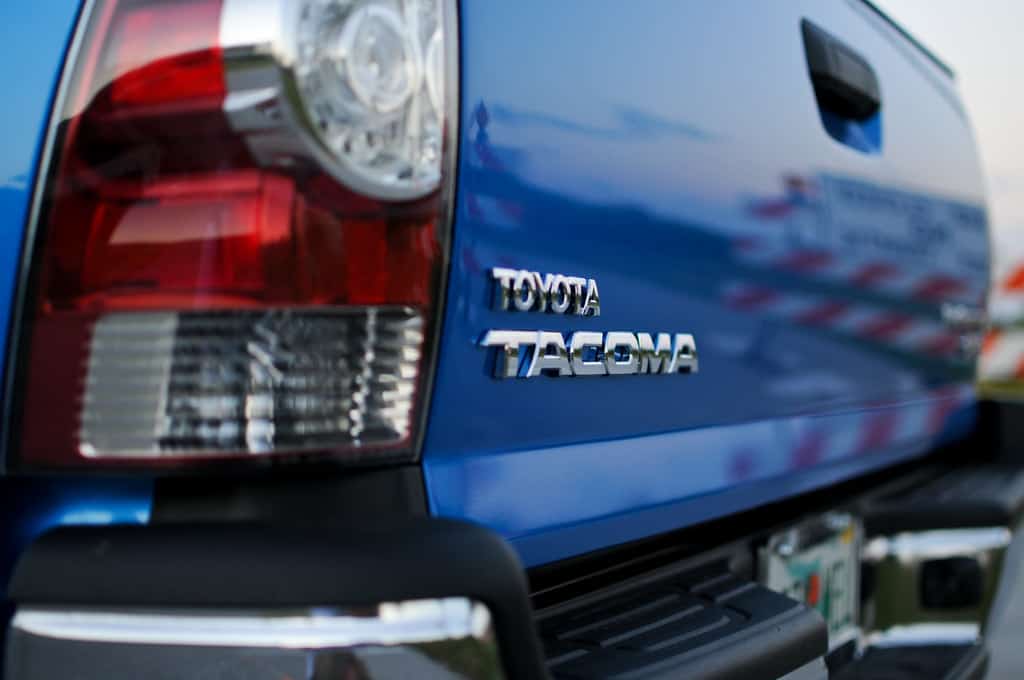 Toyota Tacoma Hard Shell Bed Cover