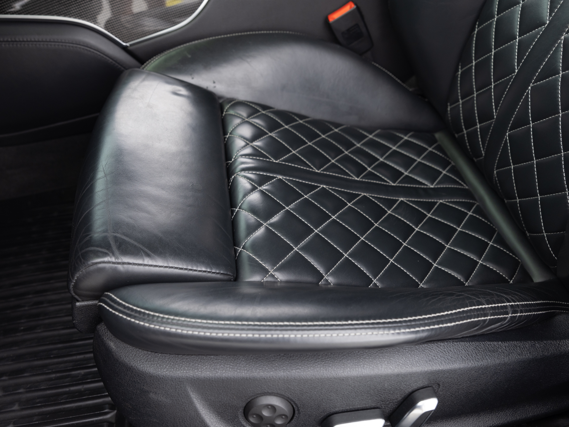 Used Black Audi S6-13 for Sale