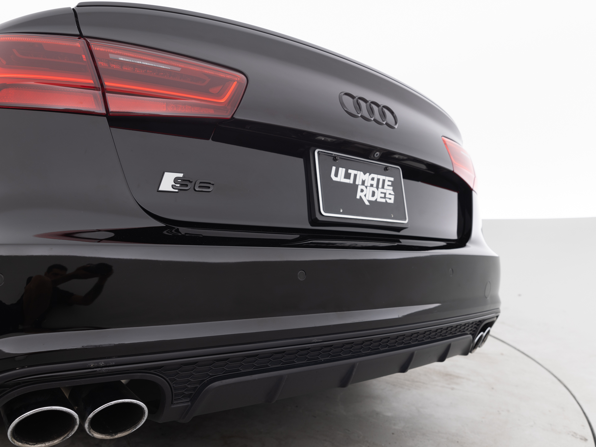 Used Black Audi S6-7 for Sale