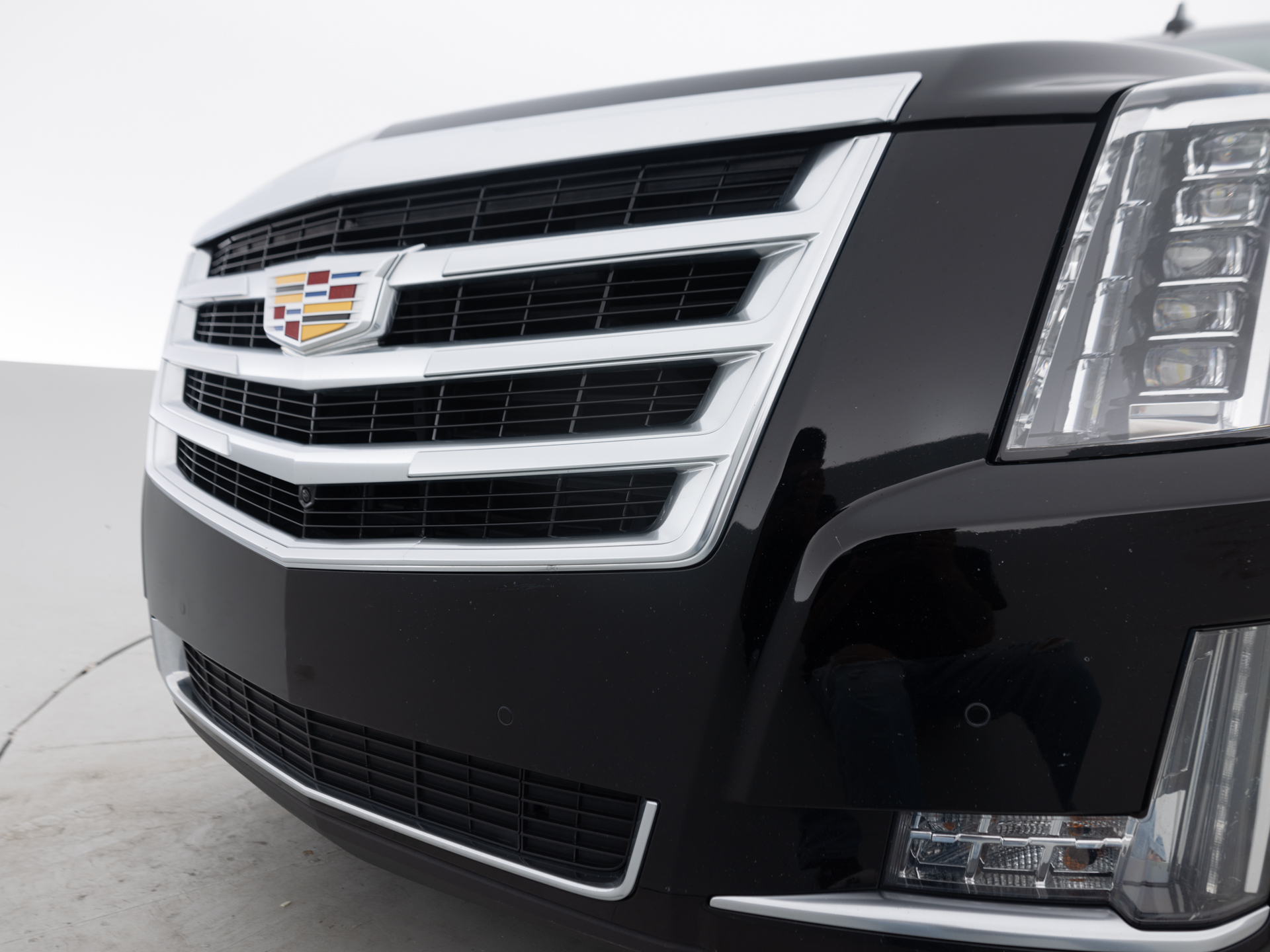 Used Black Cadillac Escalade-8 for Sale