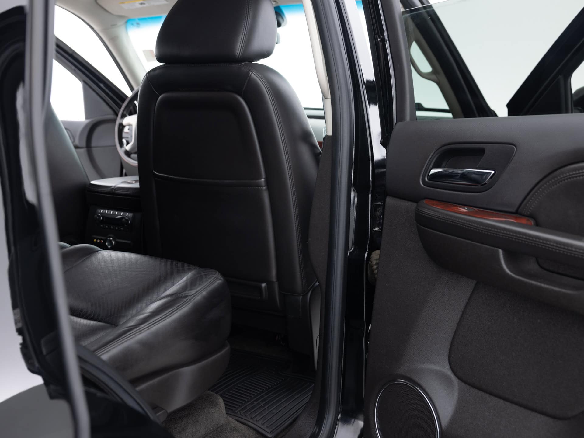 black cadillac escalade sport 22