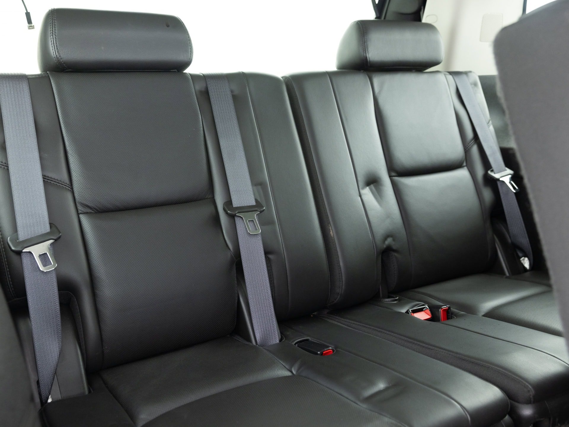 black cadillac escalade sport 34