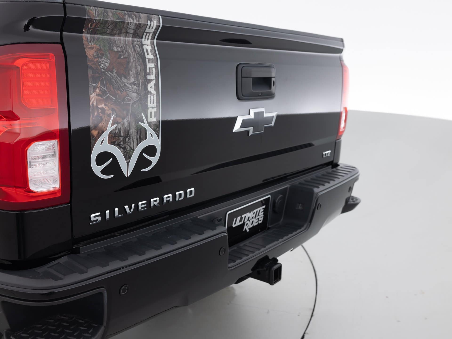 black chevrolet silverado z71 ltz 8