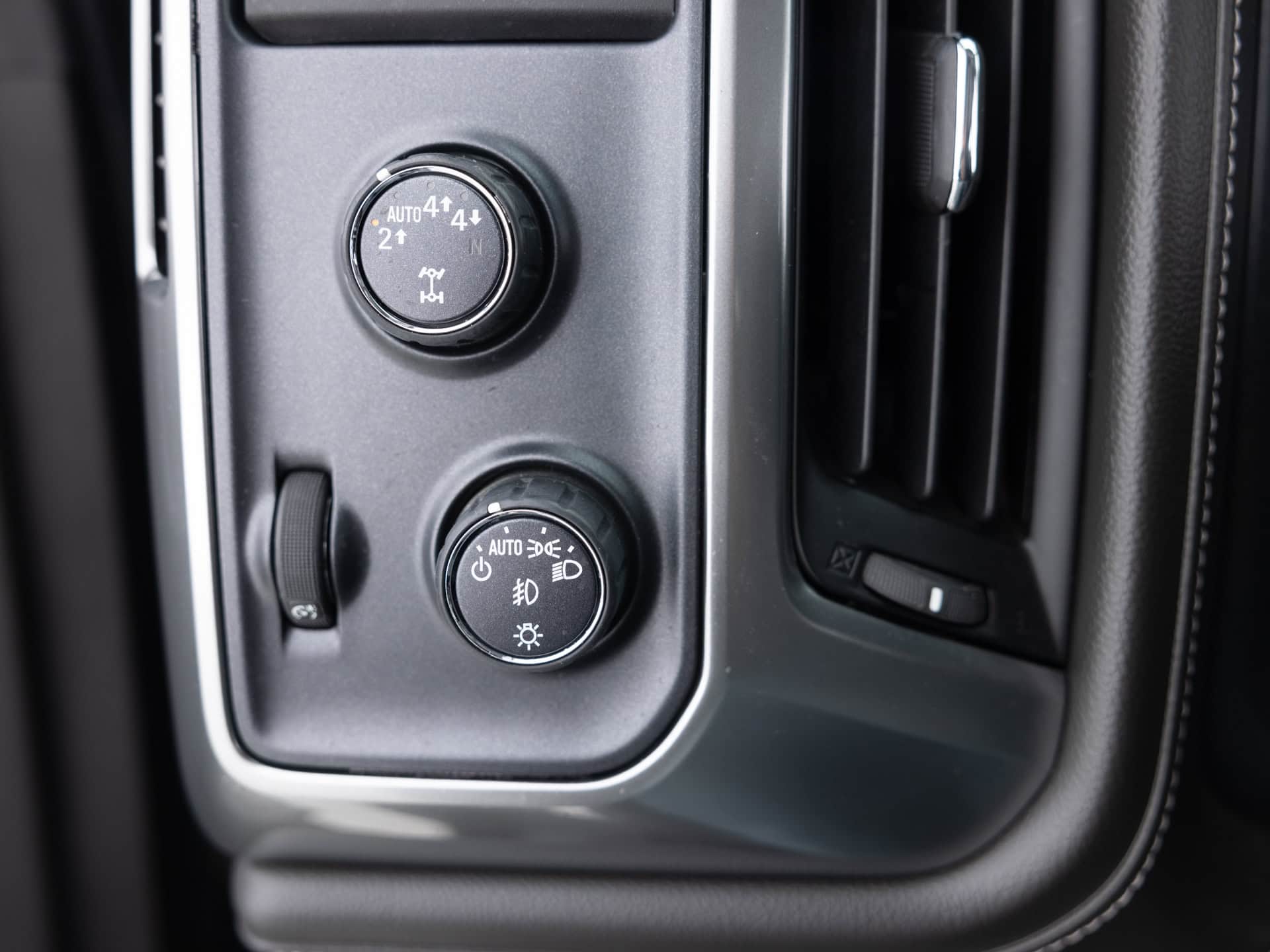 black chevrolet silverado ltx z71 31