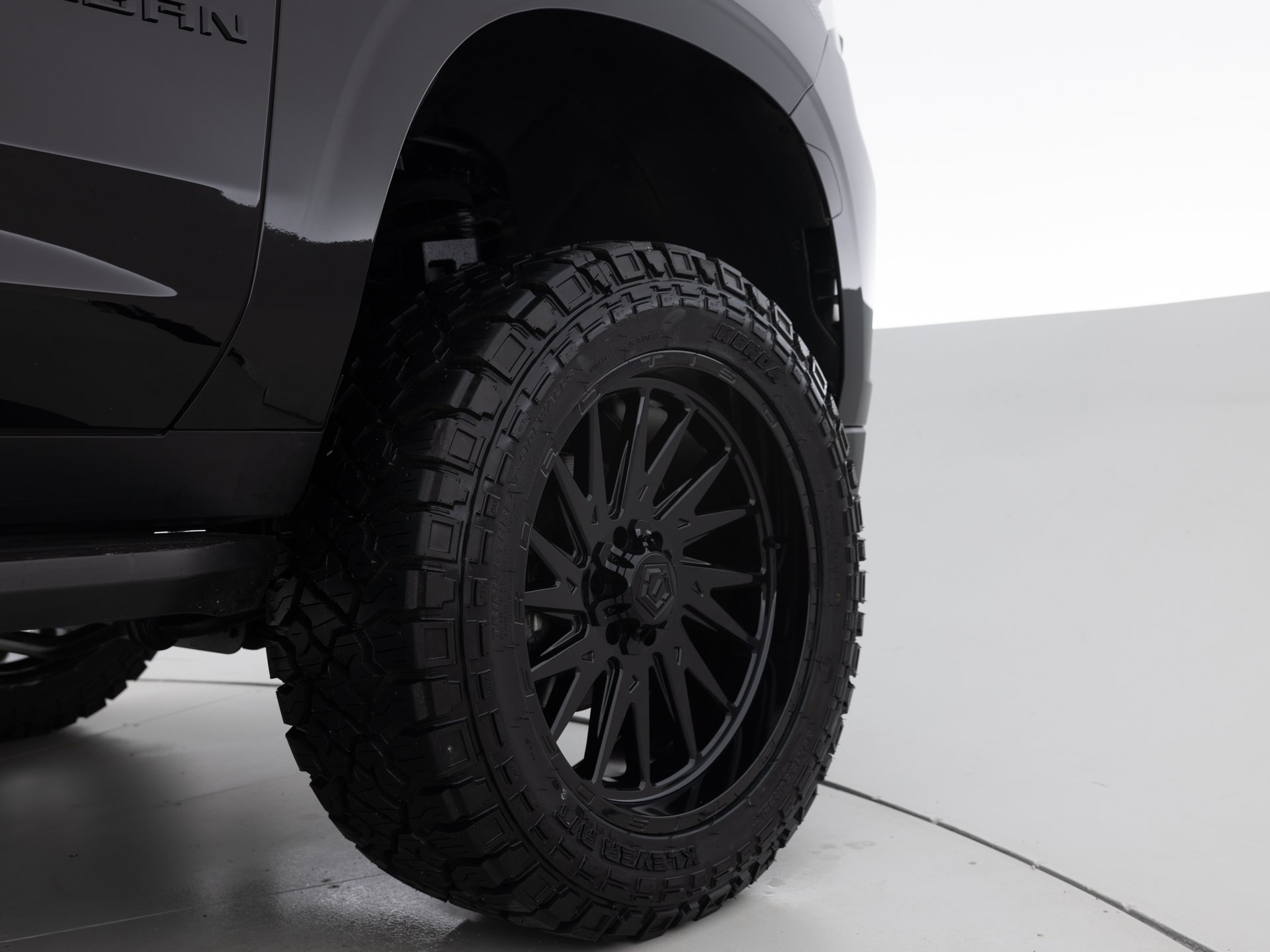 black chevrolet suburban lt 10