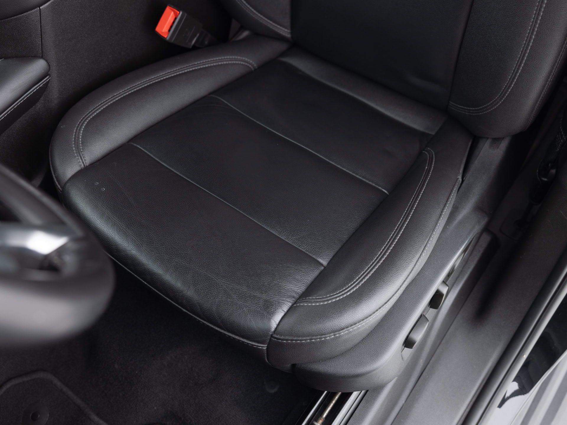 black chevrolet suburban lt 15