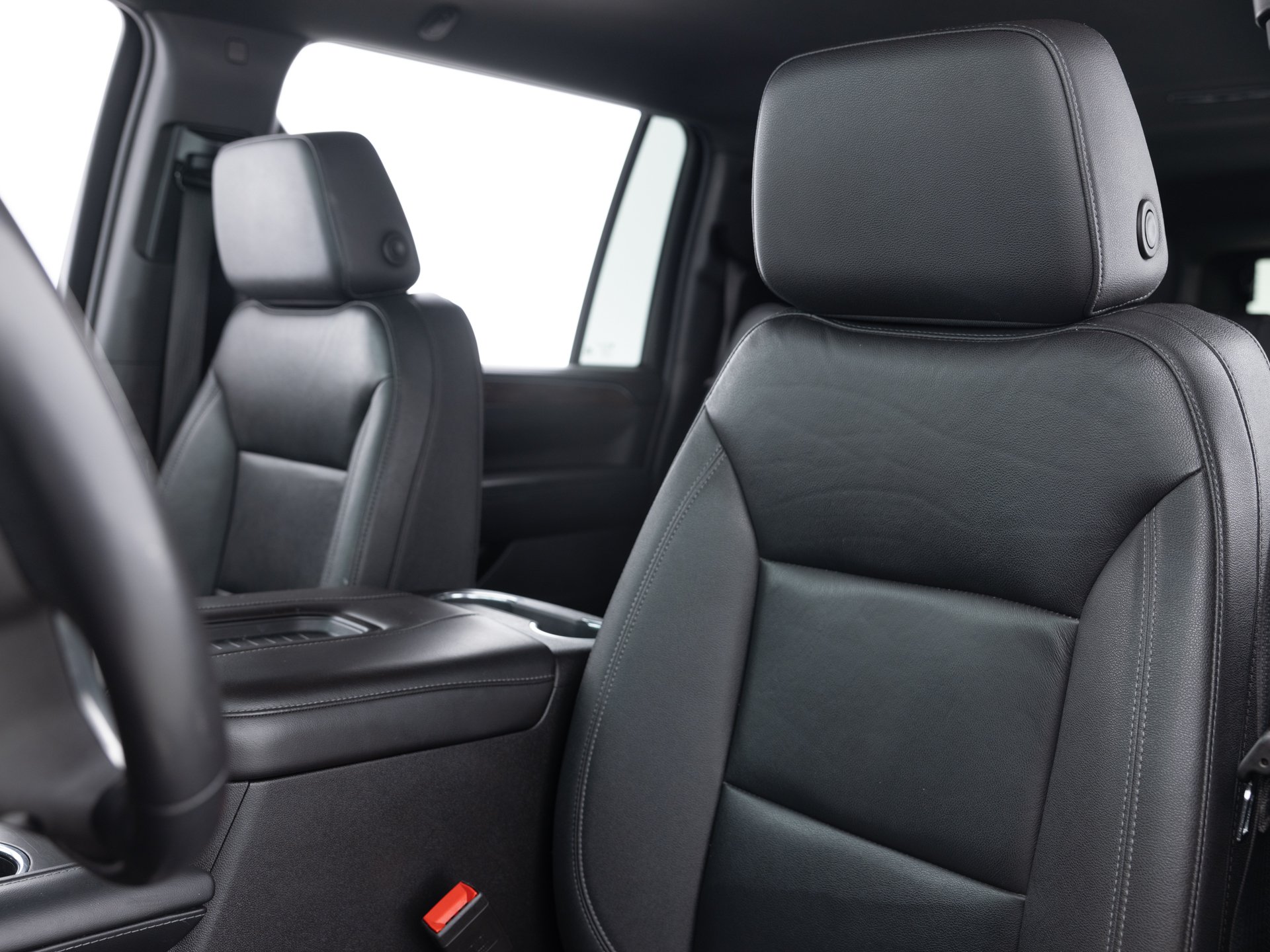 black chevrolet suburban lt 16