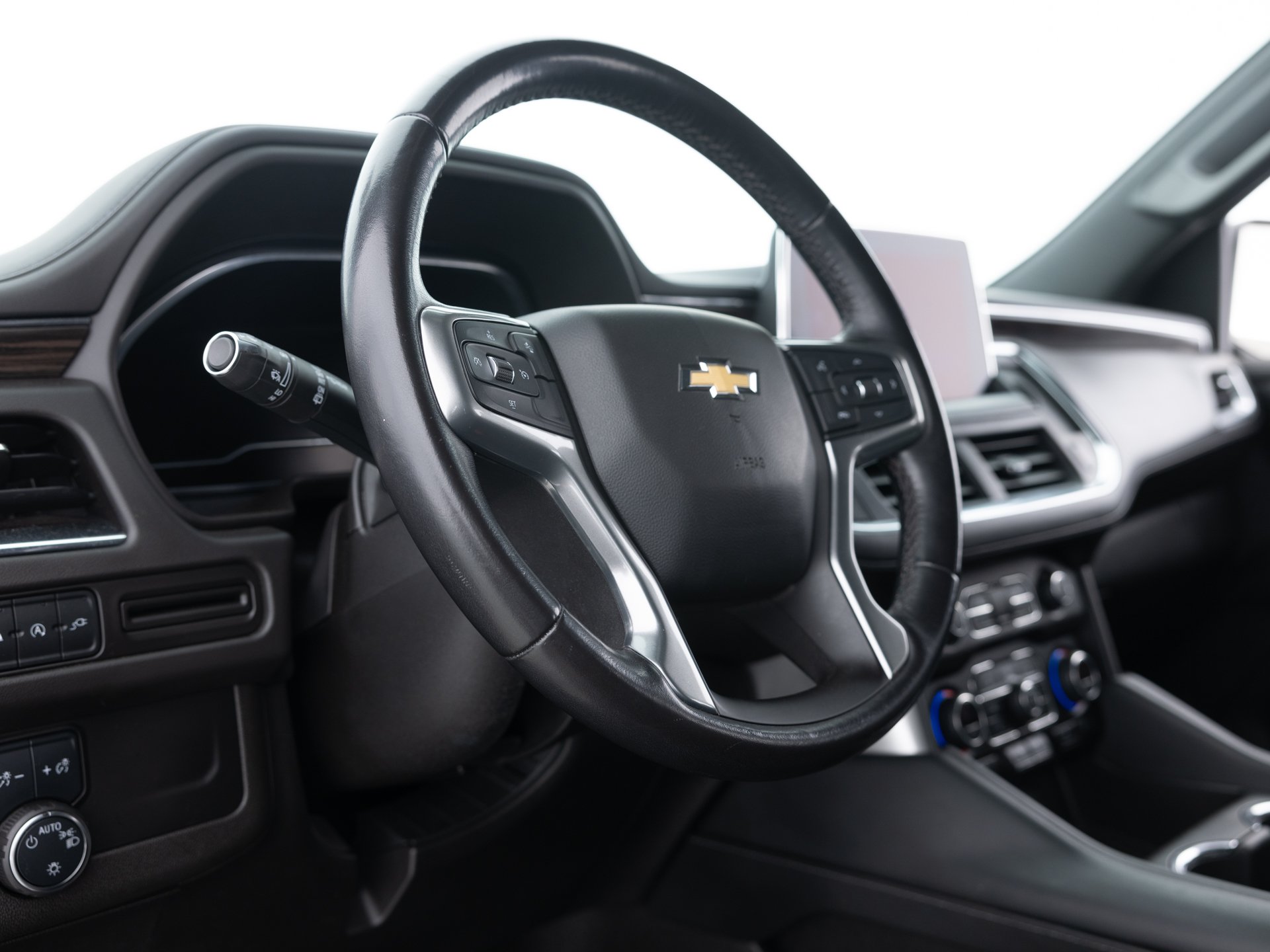 black chevrolet suburban lt 17