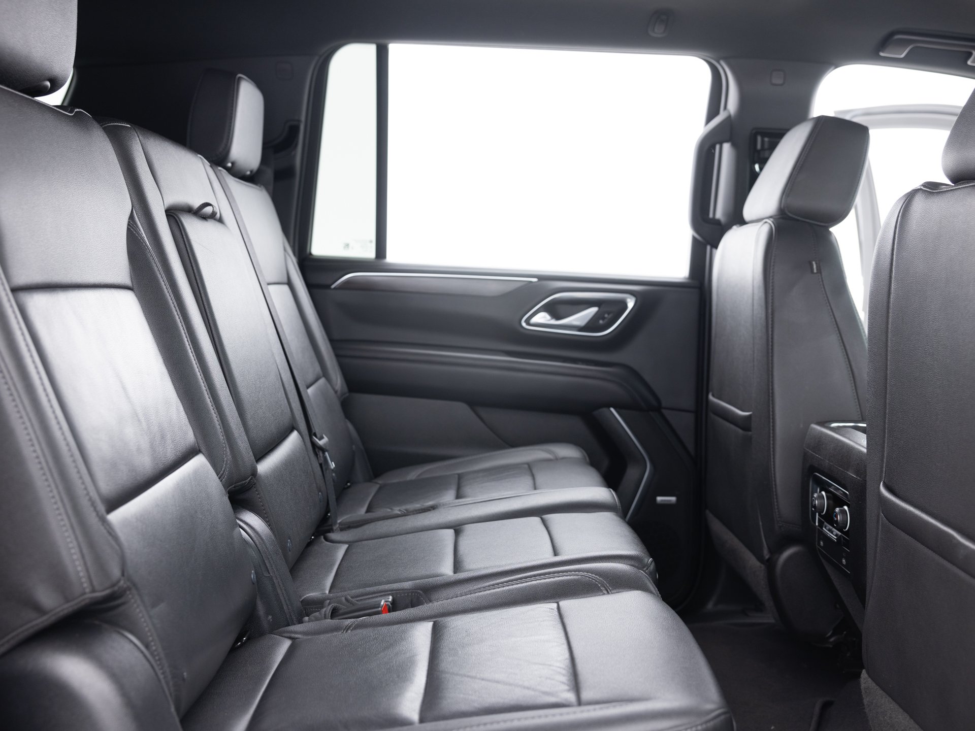 black chevrolet suburban lt 23