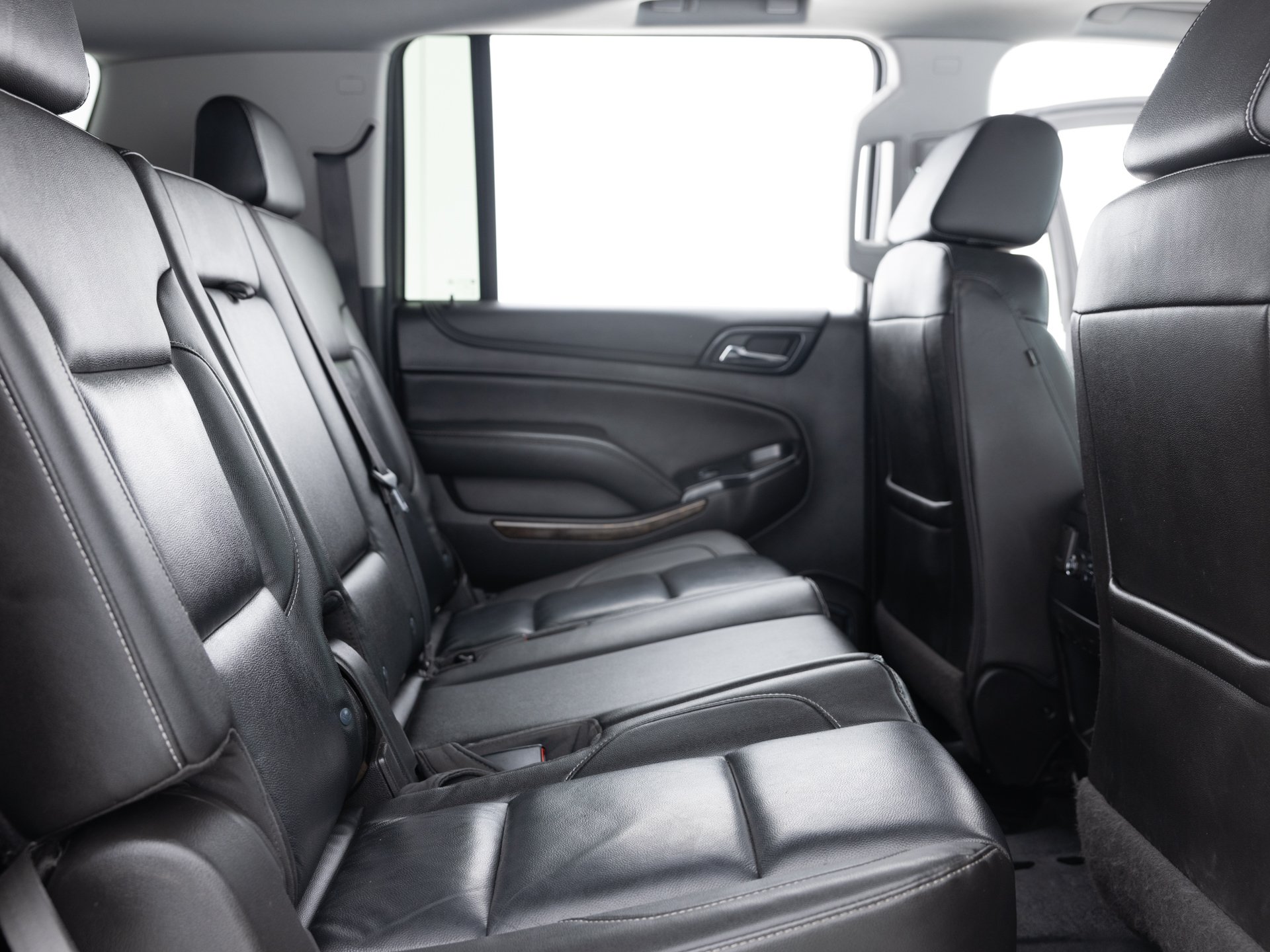 black chevrolet suburban lt 25