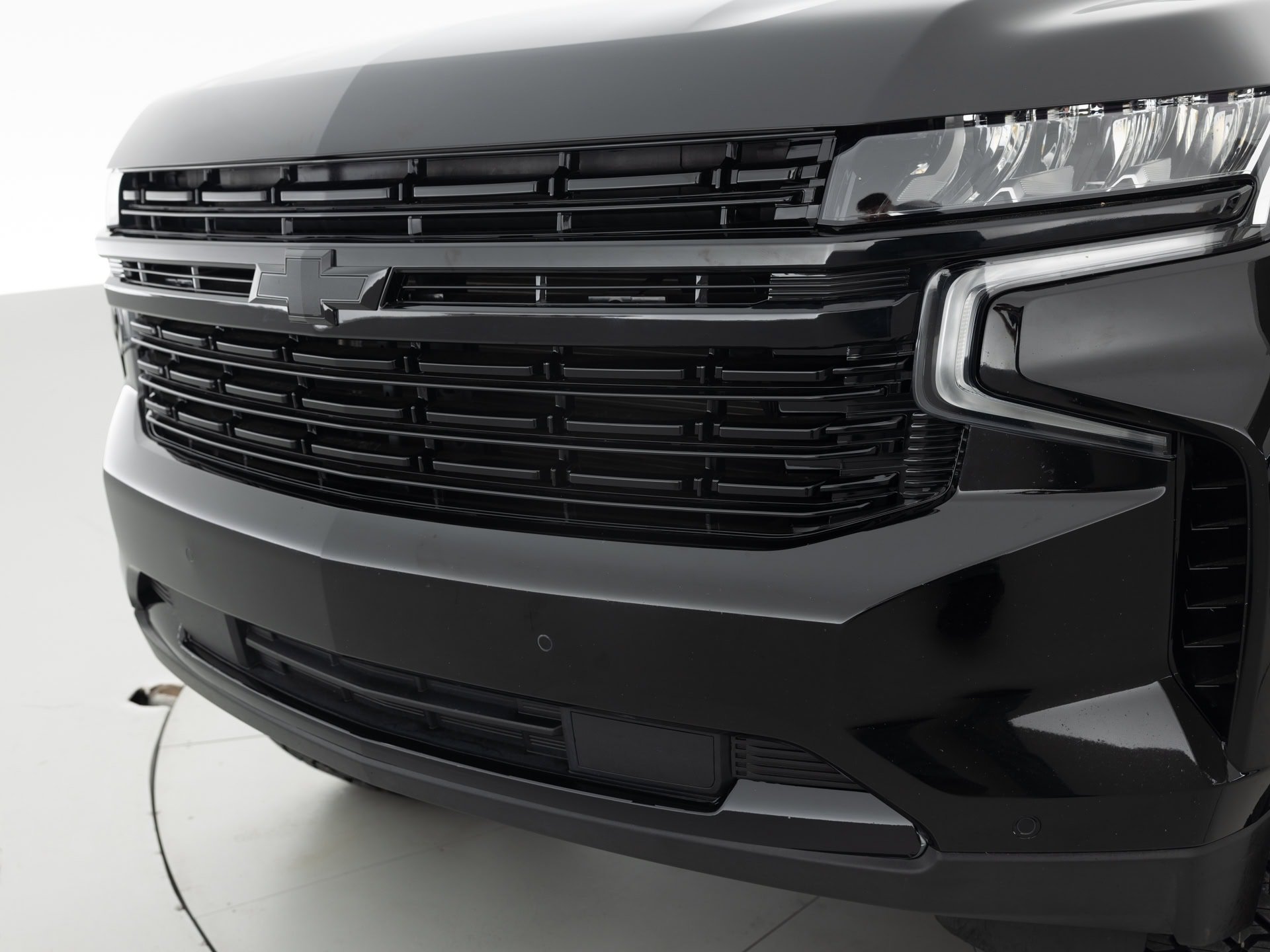 black chevrolet suburban lt 3