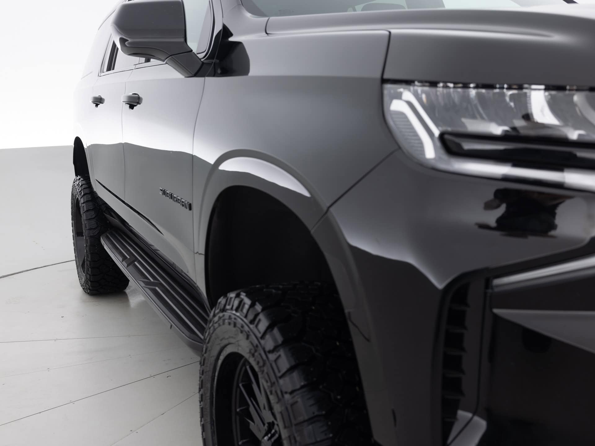 black chevrolet suburban lt 4