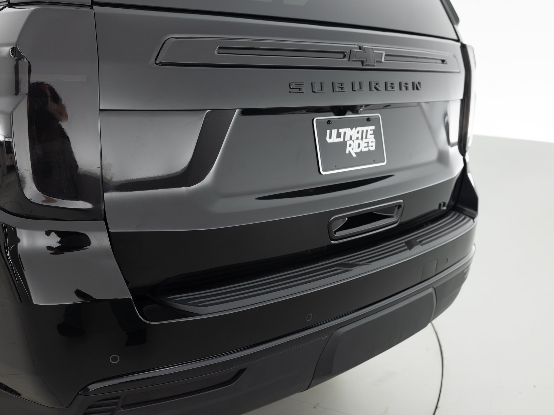 black chevrolet suburban lt 4