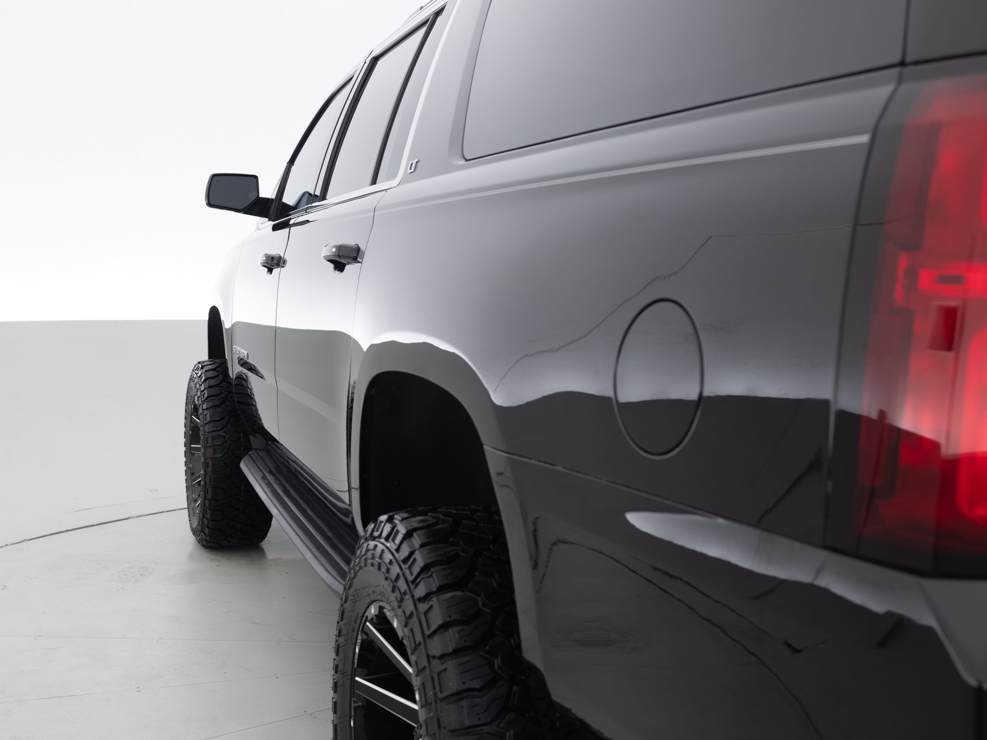 black chevrolet suburban lt 6