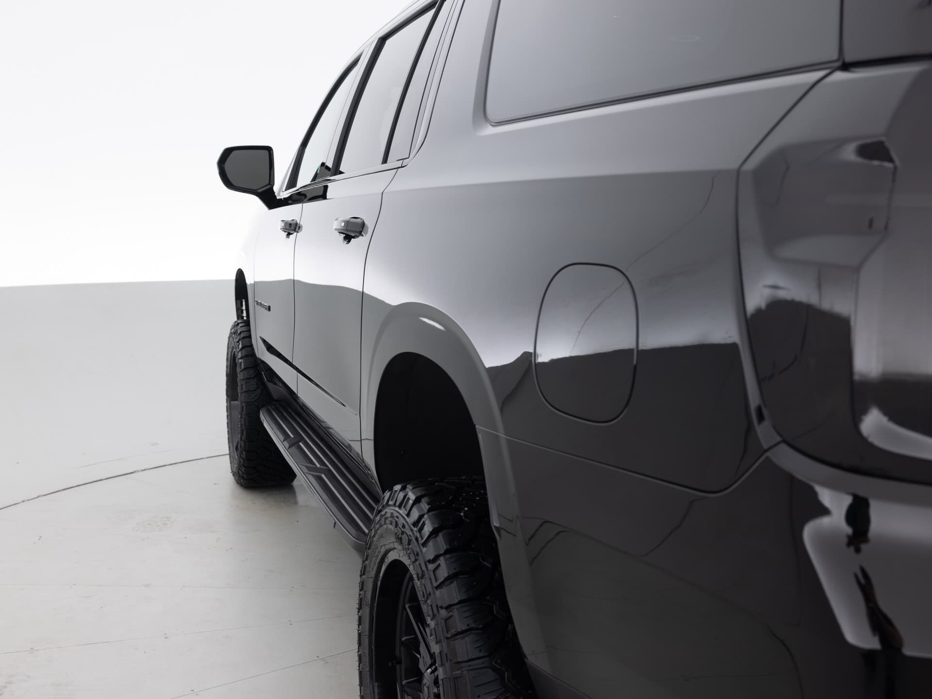 black chevrolet suburban lt 6