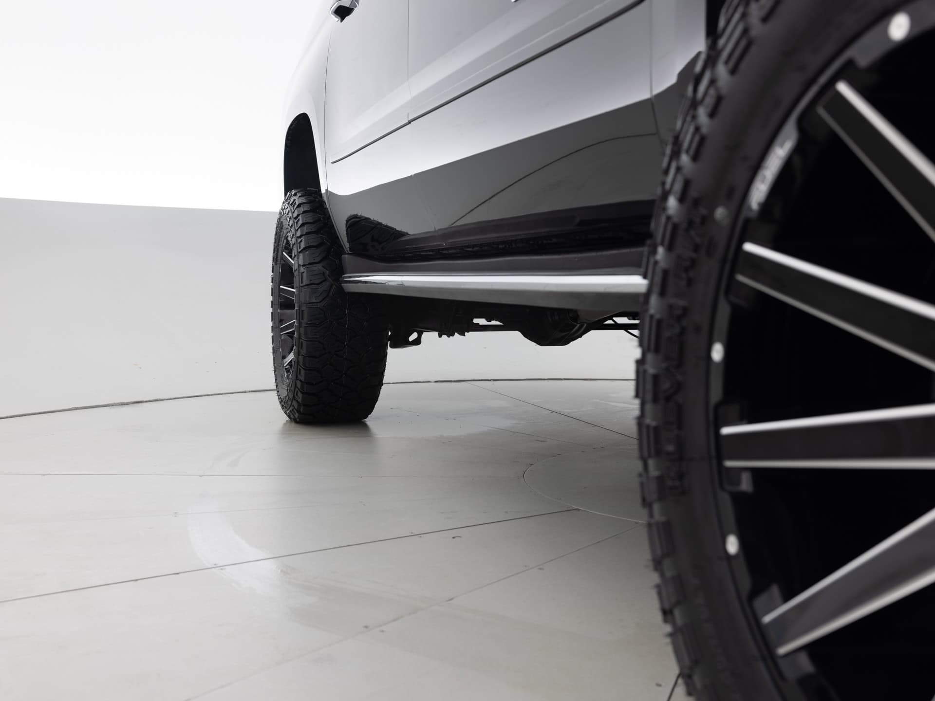 Used Black Chevrolet Suburban Prem-13 for Sale