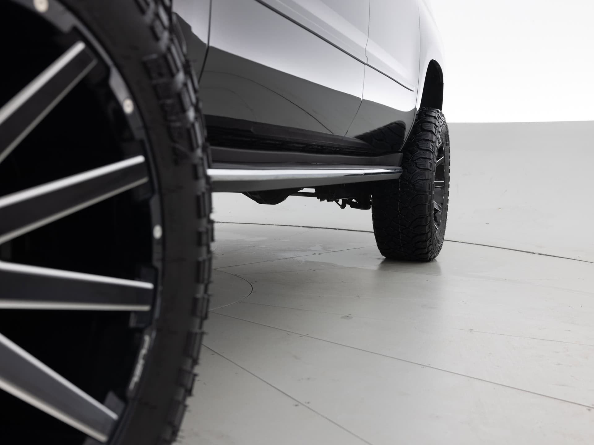 Used Black Chevrolet Suburban Prem-14 for Sale