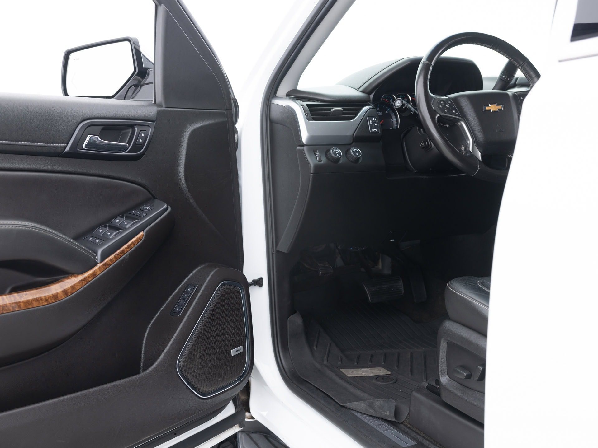 black chevrolet suburban prem 20