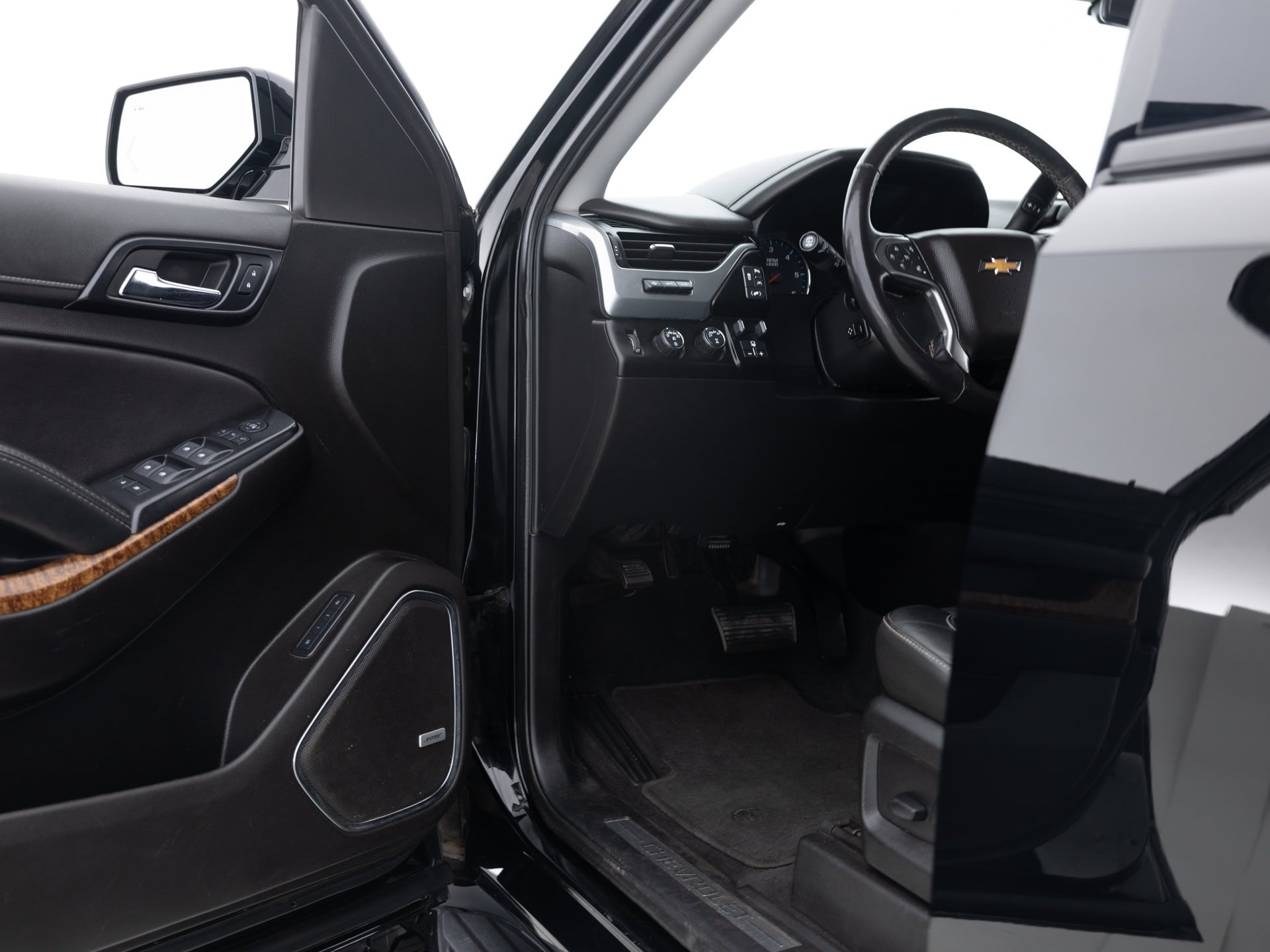 black chevrolet suburban prem 20