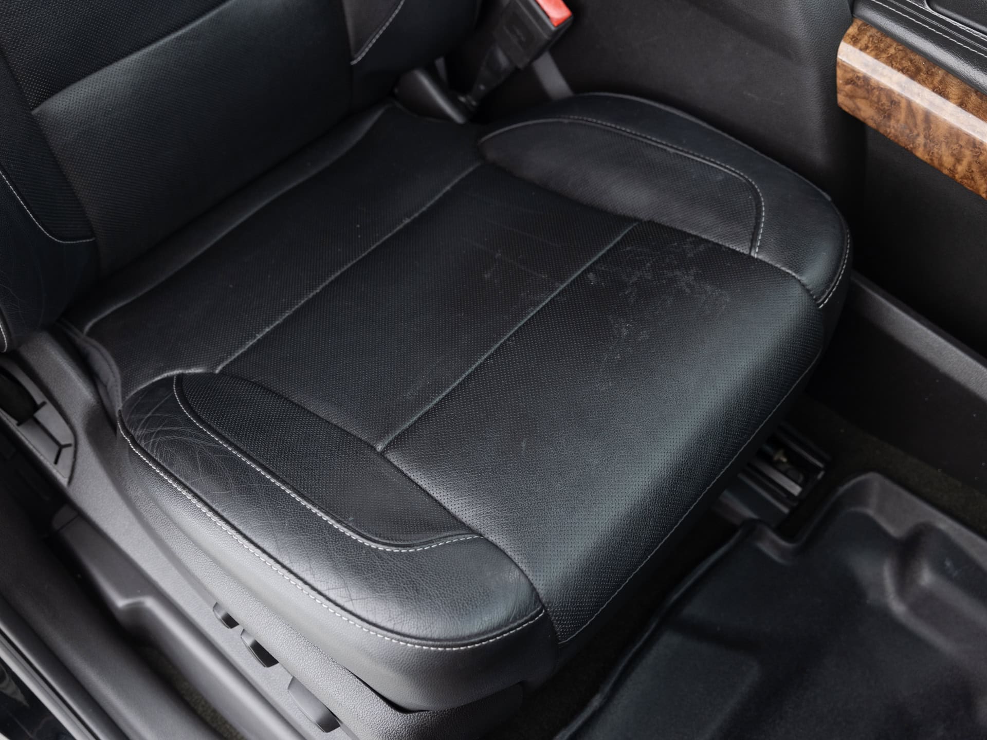 Used Black Chevrolet Suburban Prem-21 for Sale