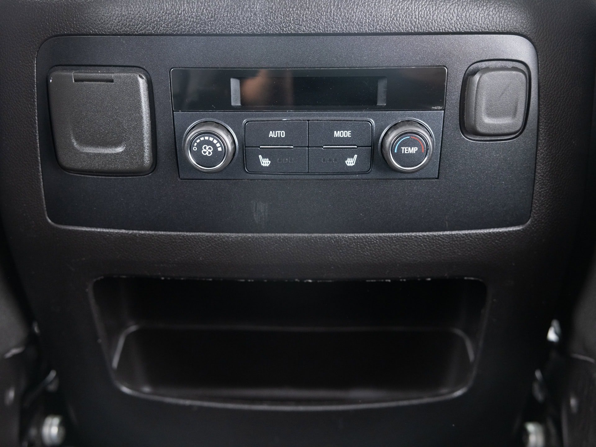 black chevrolet suburban prem 28