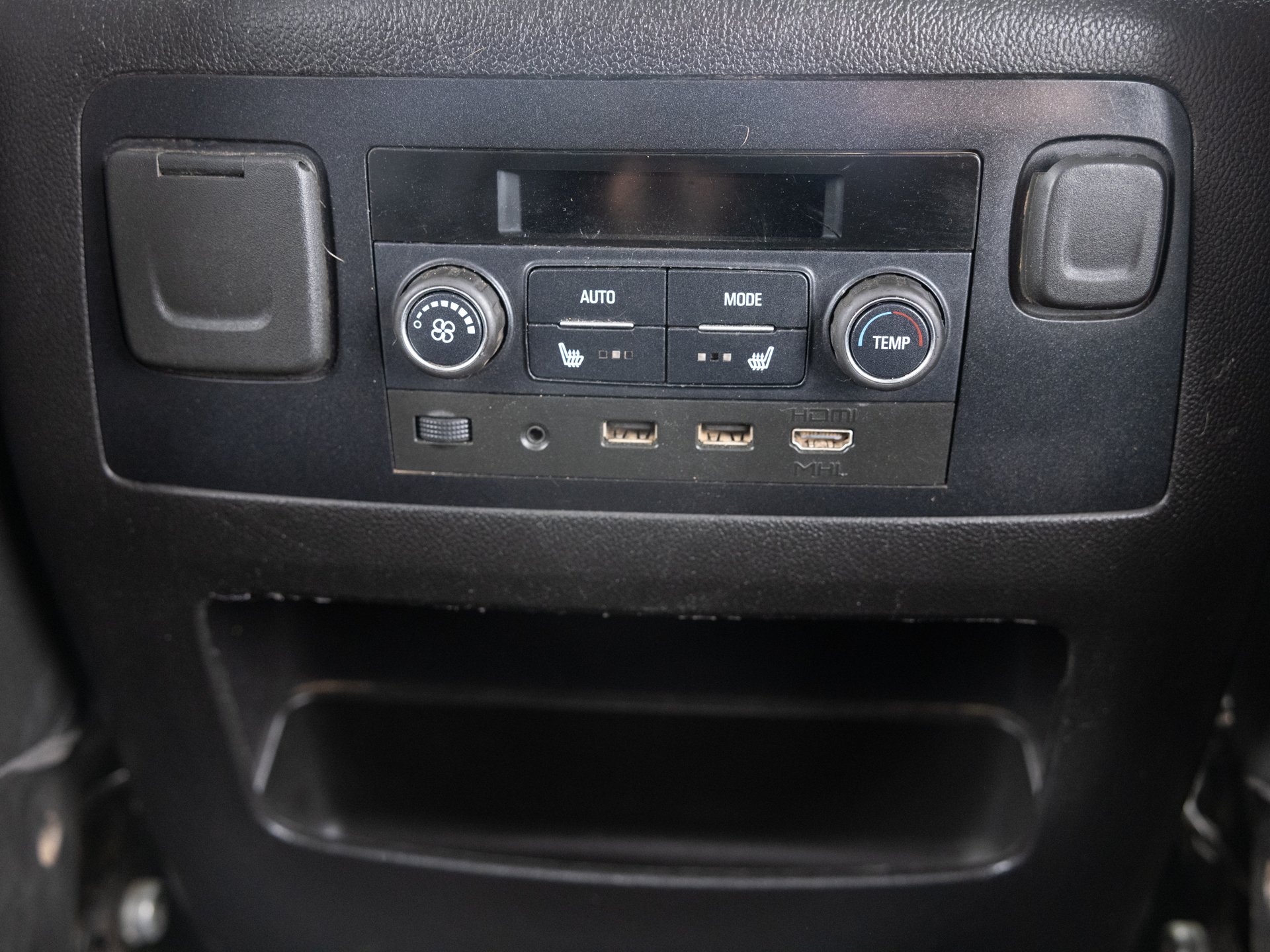black chevrolet suburban prem 28
