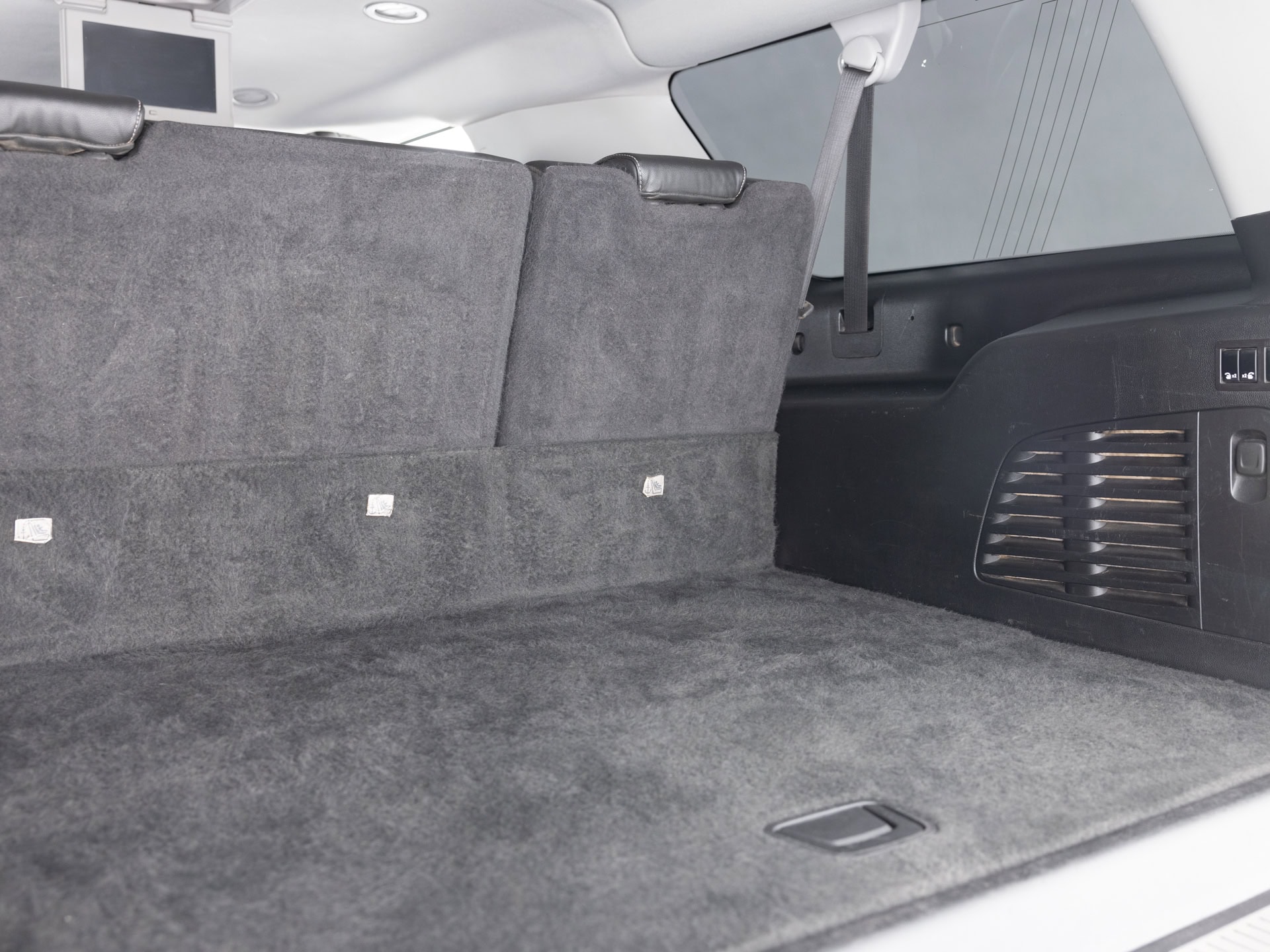 black chevrolet suburban prem 40