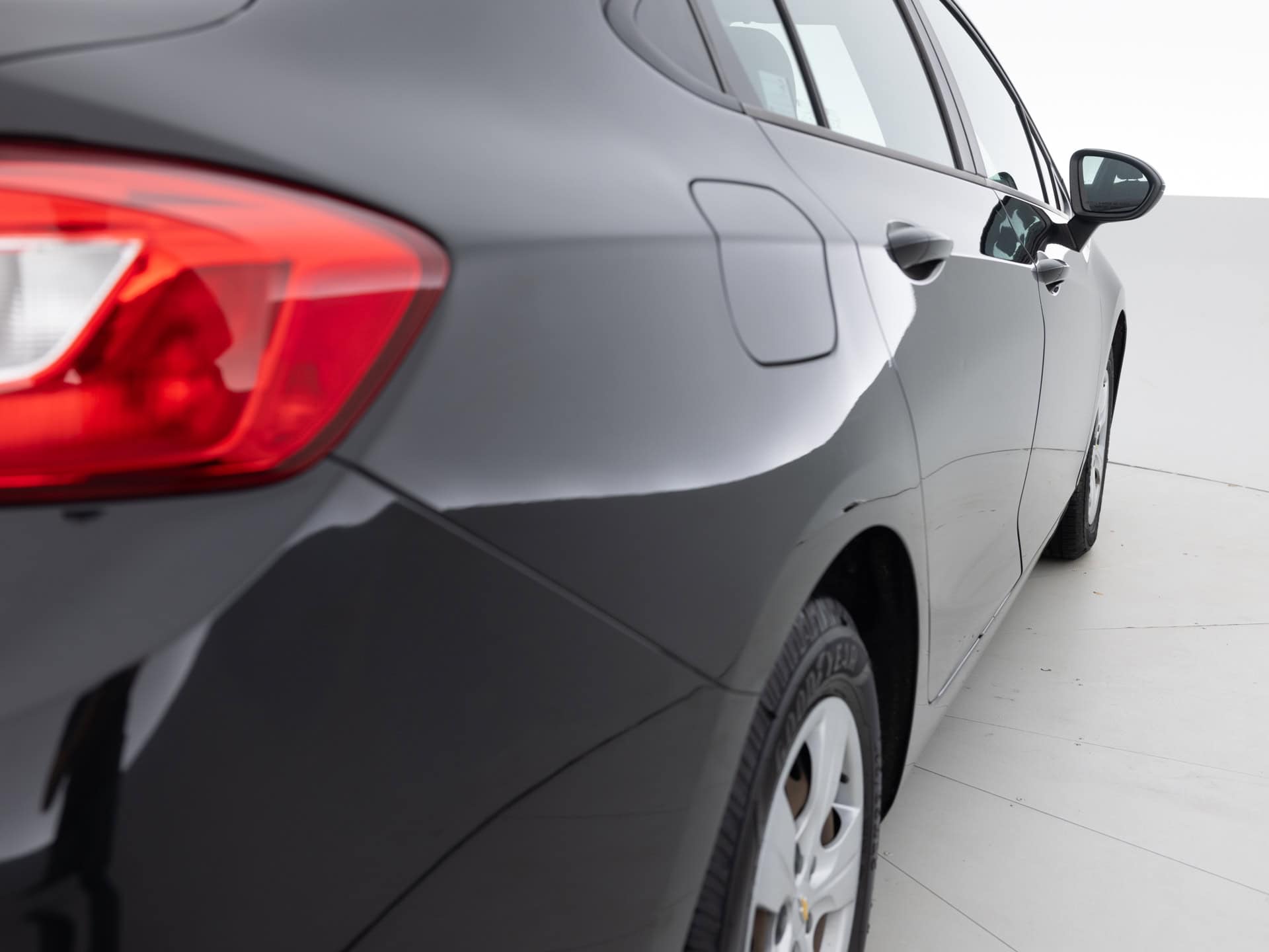 black chevy cruze ls 5