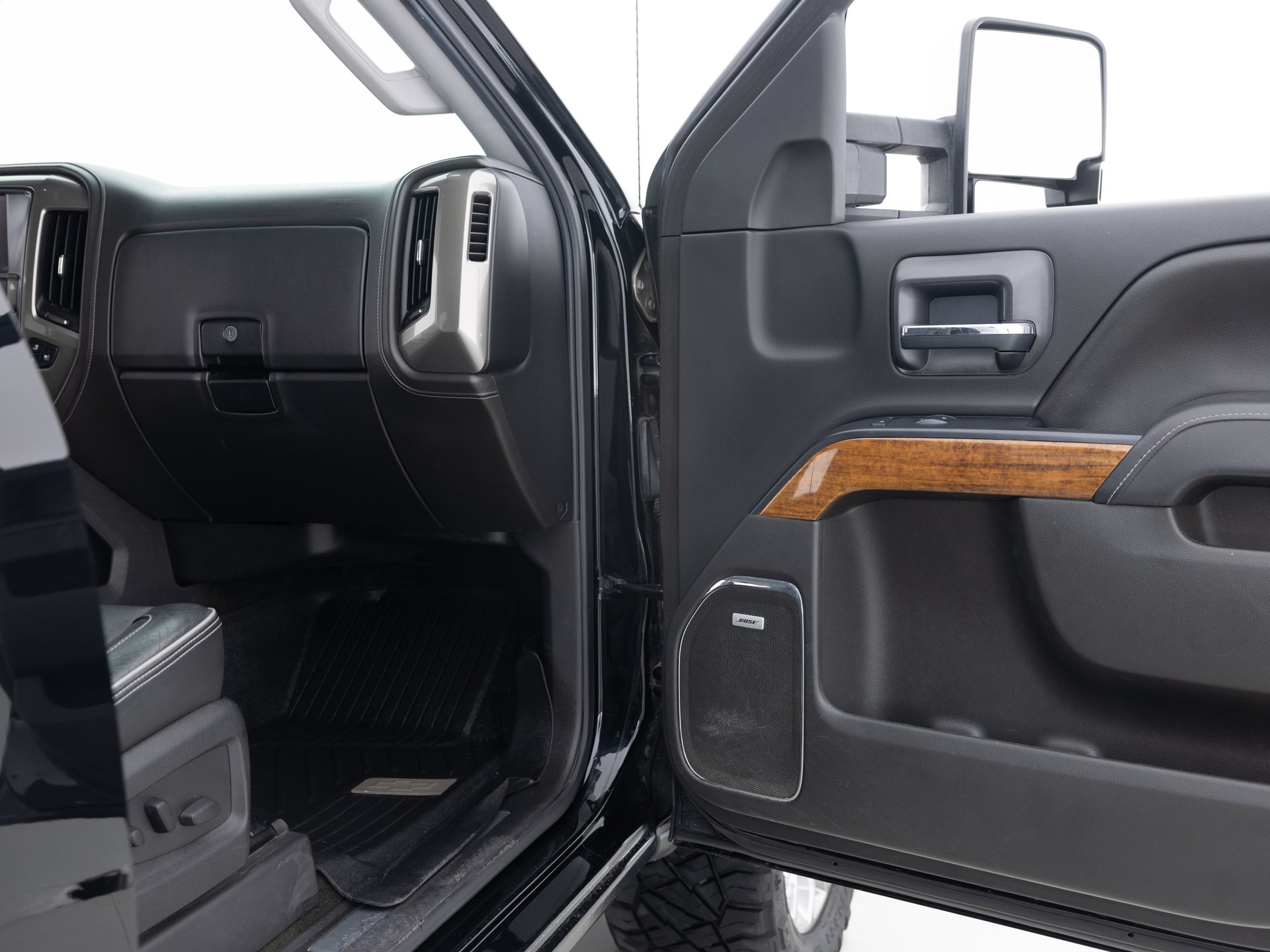 black chevy silverado high country 22