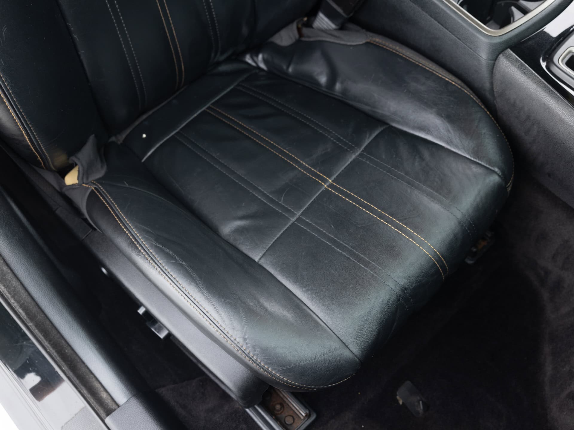 black chrysler 300 s 17
