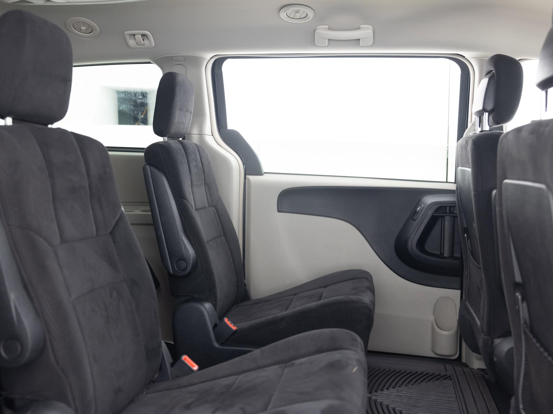 Used Black Chrysler Town Mini-21 for Sale