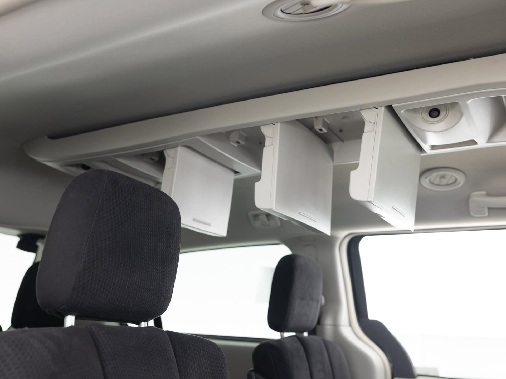 Used Black Chrysler Town Mini-24 for Sale