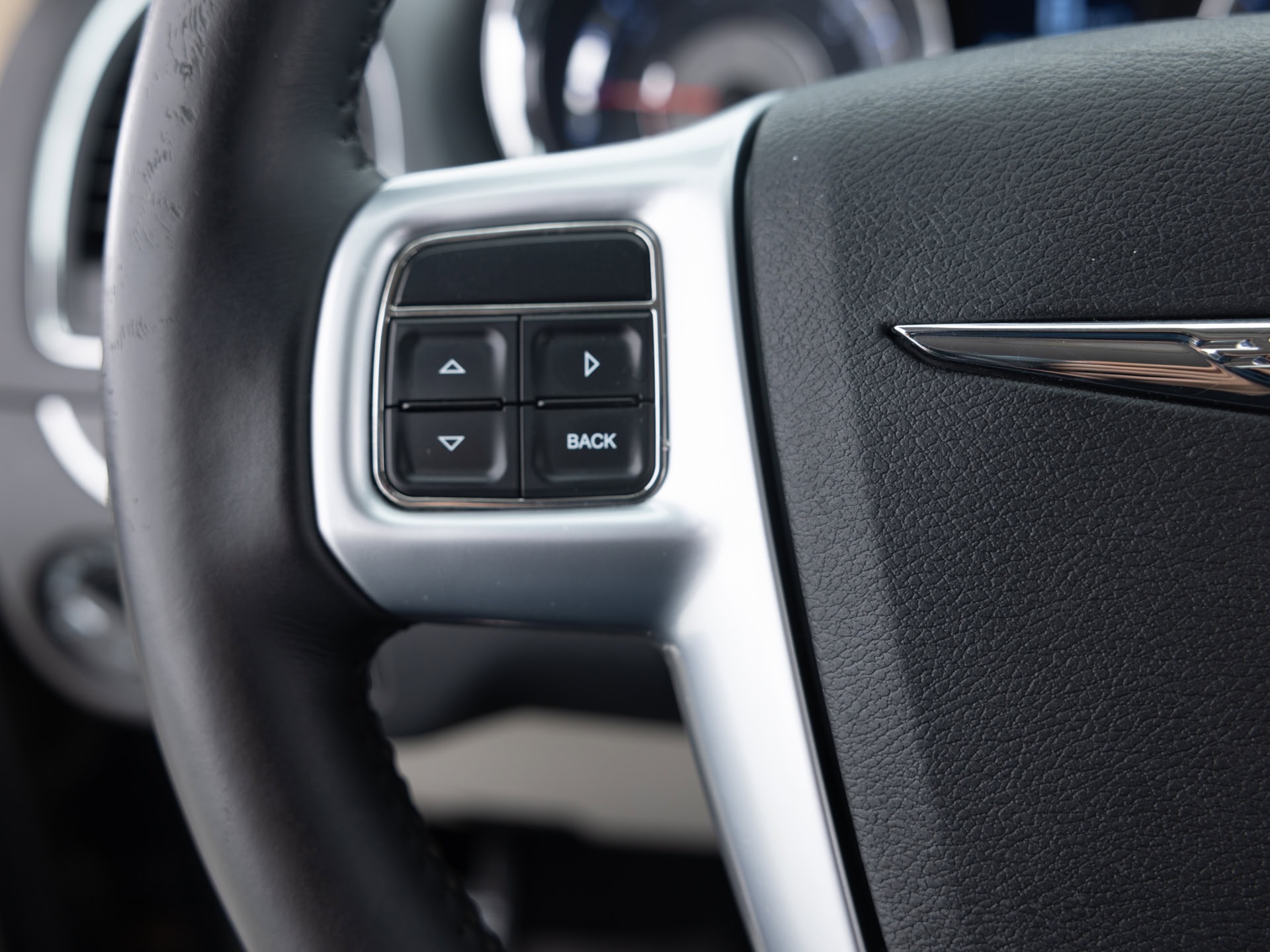 Used Black Chrysler Town Mini-31 for Sale