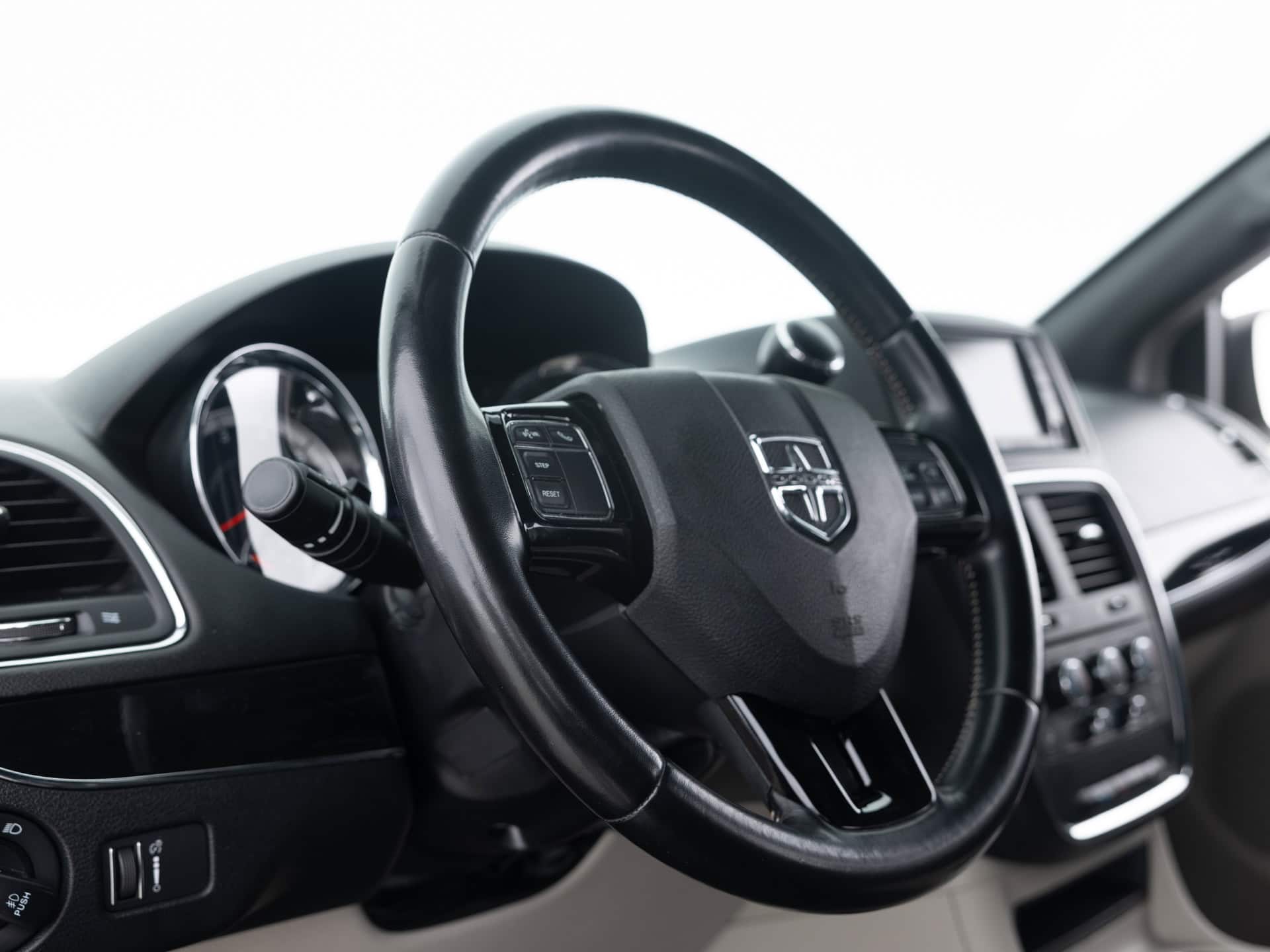 Used Black Dodge Caravan SXT-15 for Sale