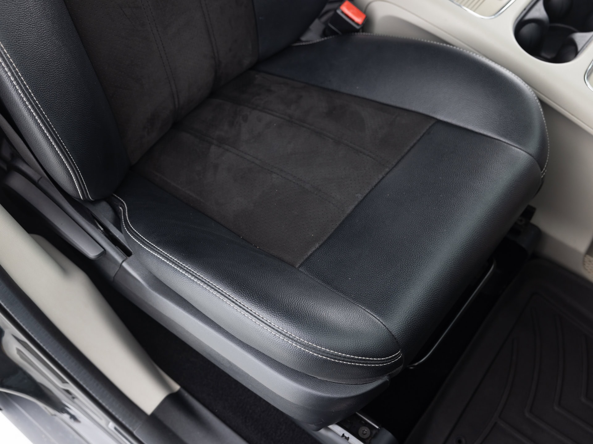 Used Black Dodge Caravan SXT-17 for Sale