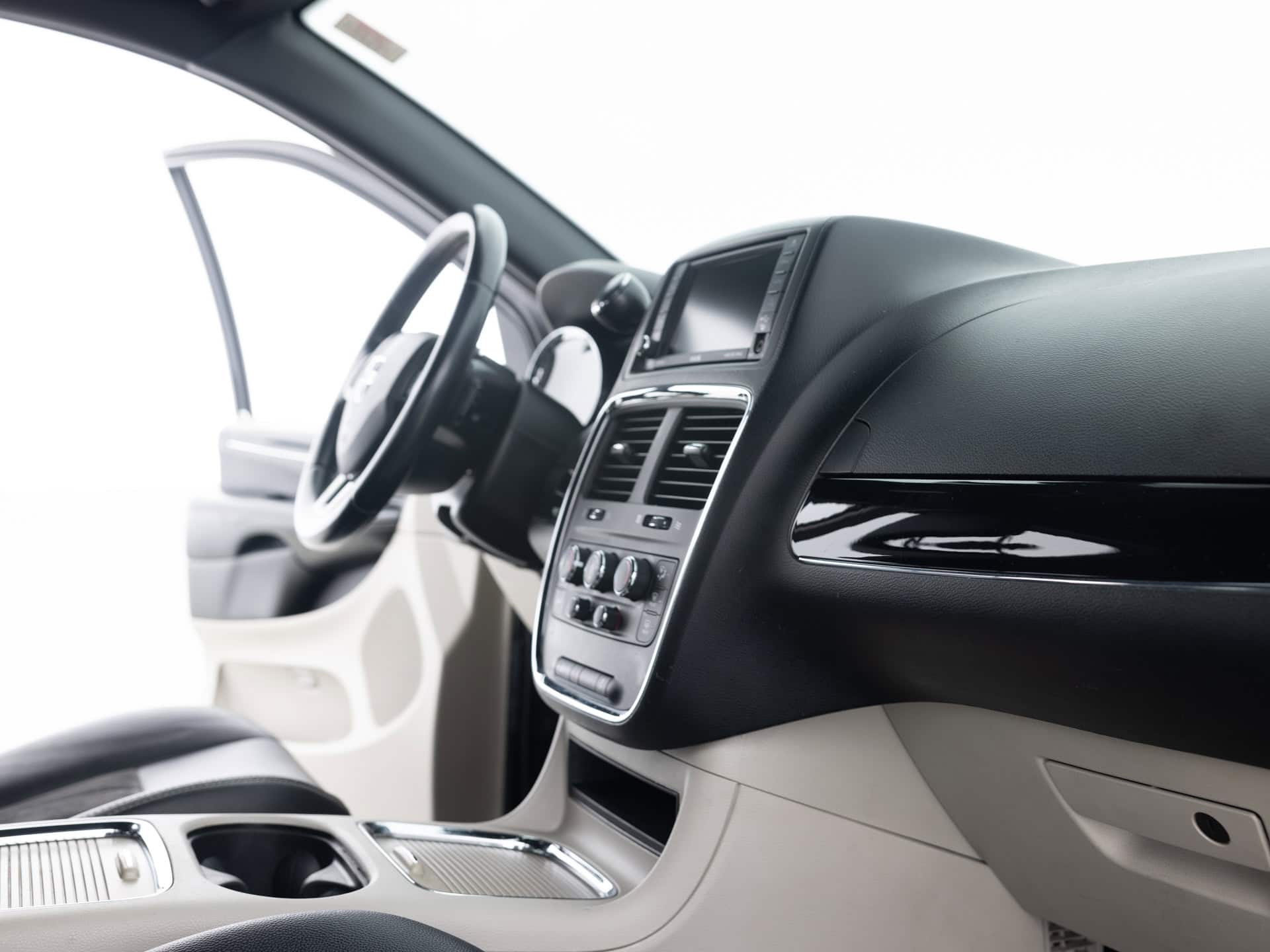 Used Black Dodge Caravan SXT-19 for Sale