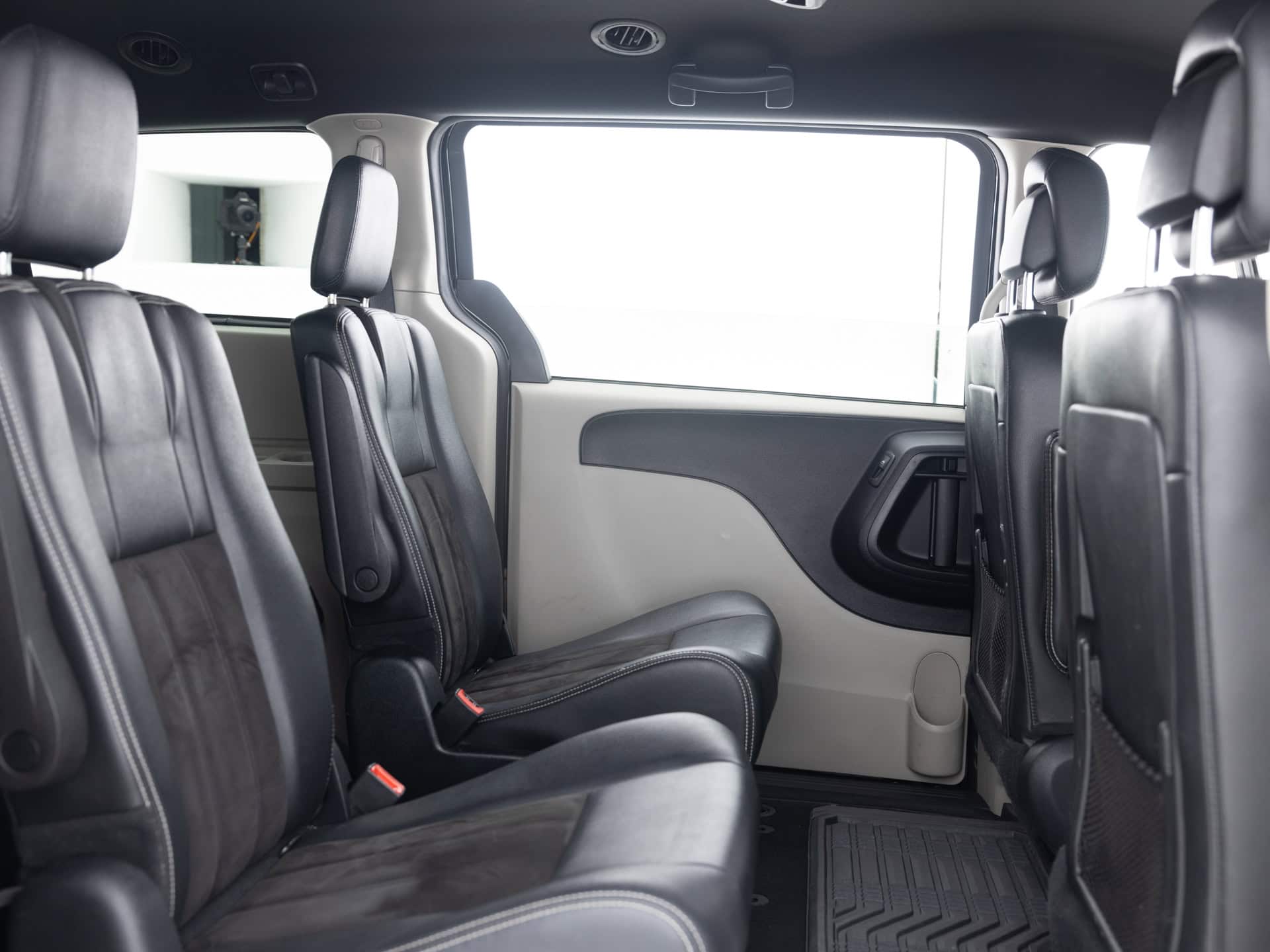 Used Black Dodge Caravan SXT-21 for Sale