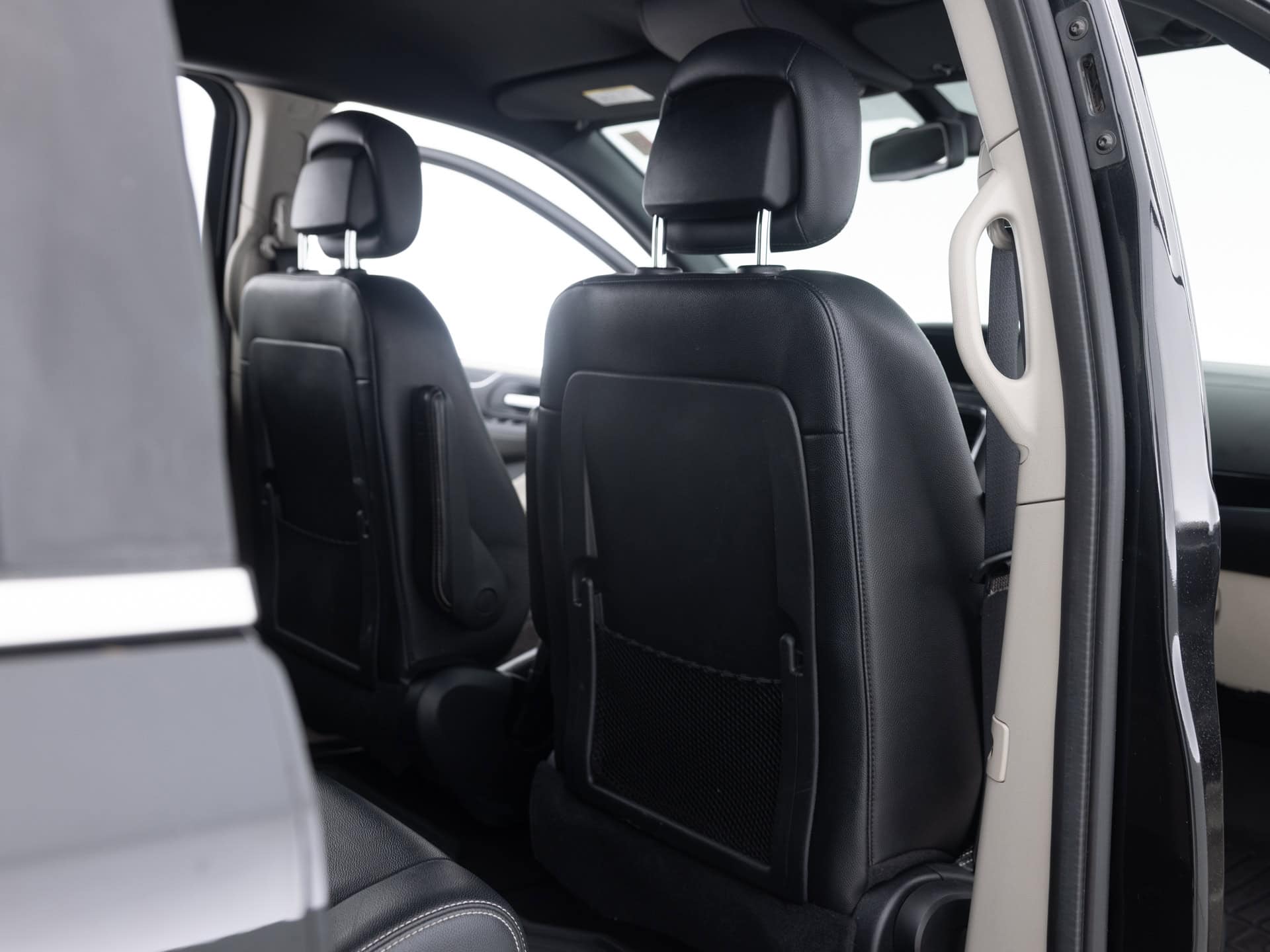 Used Black Dodge Caravan SXT-22 for Sale