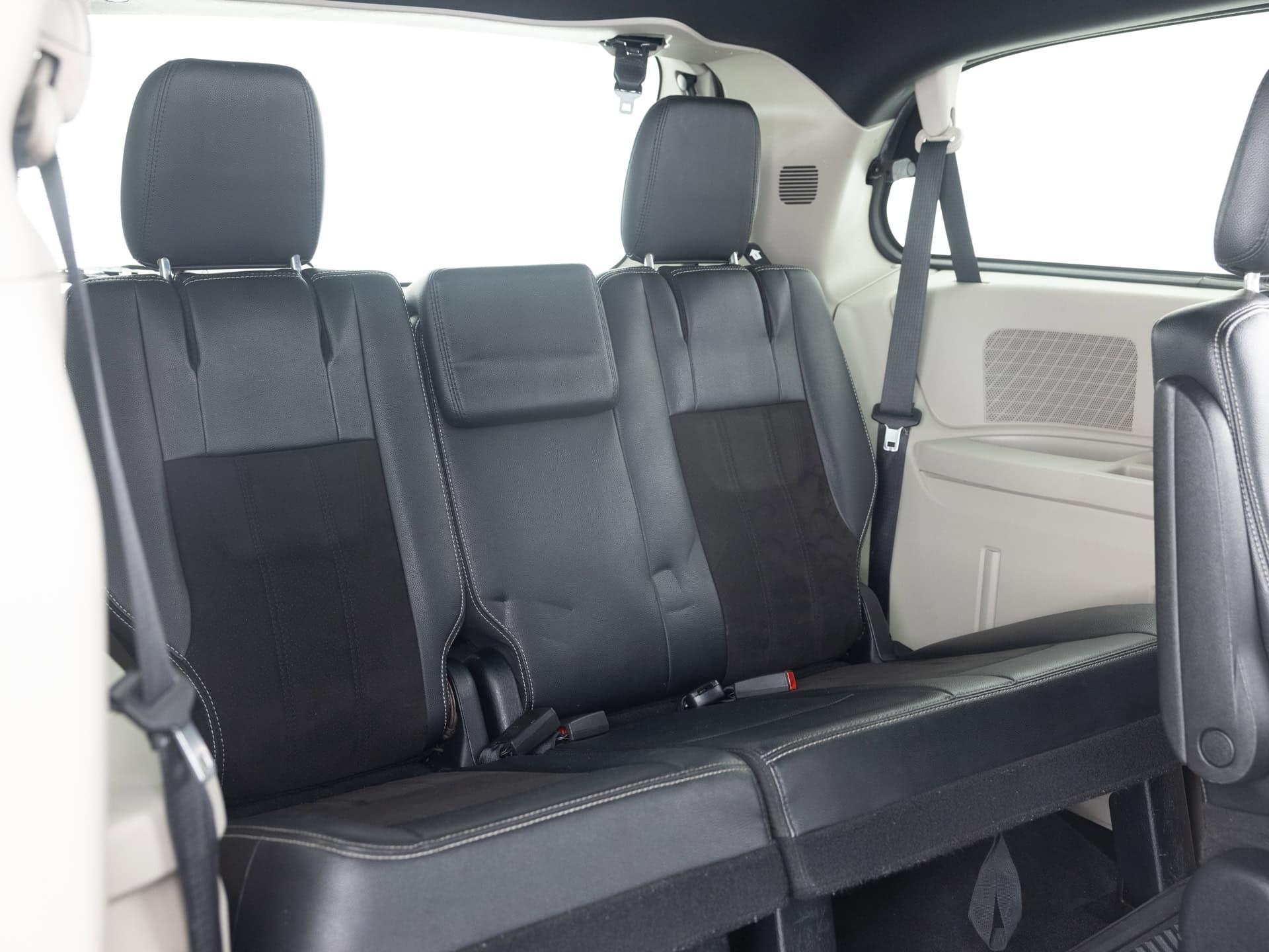Used Black Dodge Caravan SXT-23 for Sale
