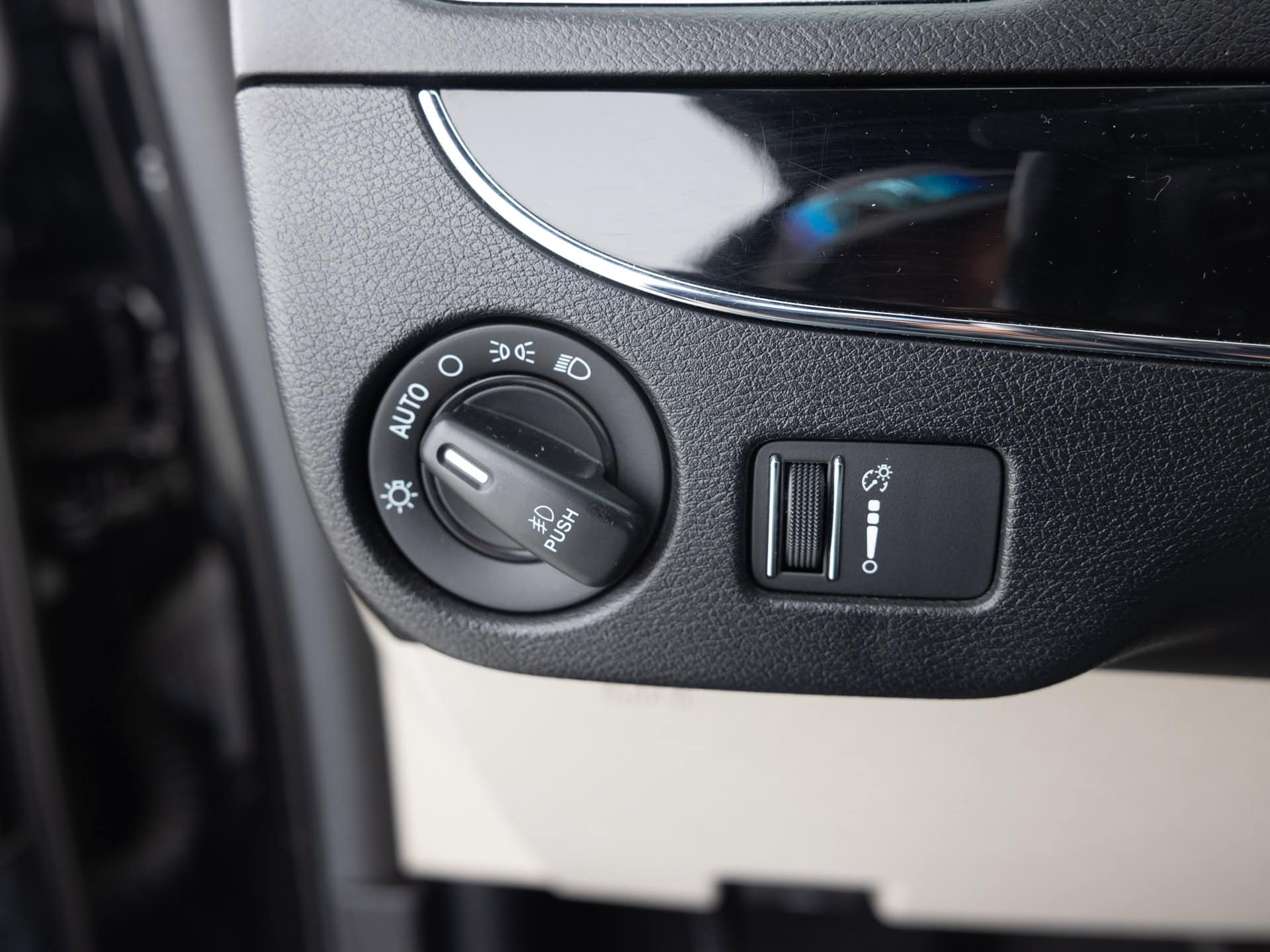 Used Black Dodge Caravan SXT-29 for Sale