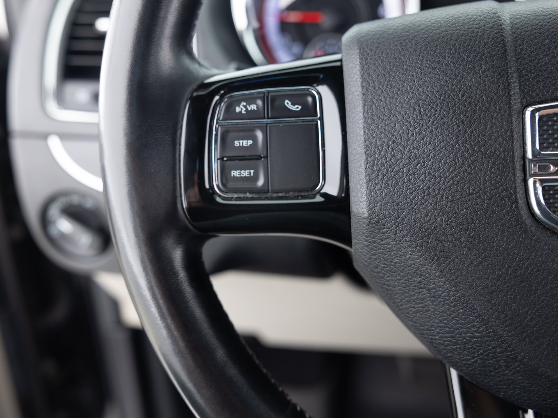 Used Black Dodge Caravan SXT-30 for Sale