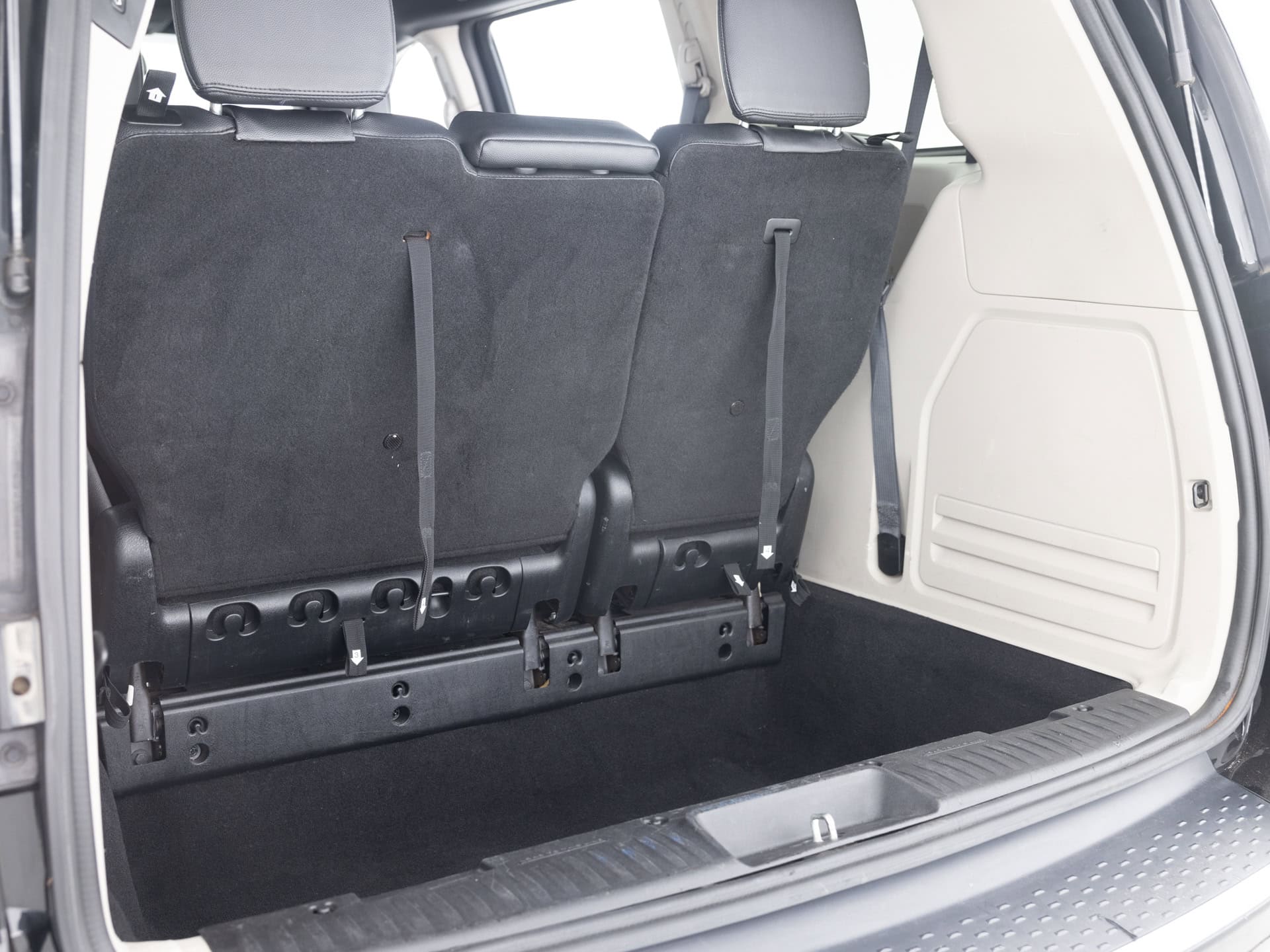 Used Black Dodge Caravan SXT-33 for Sale