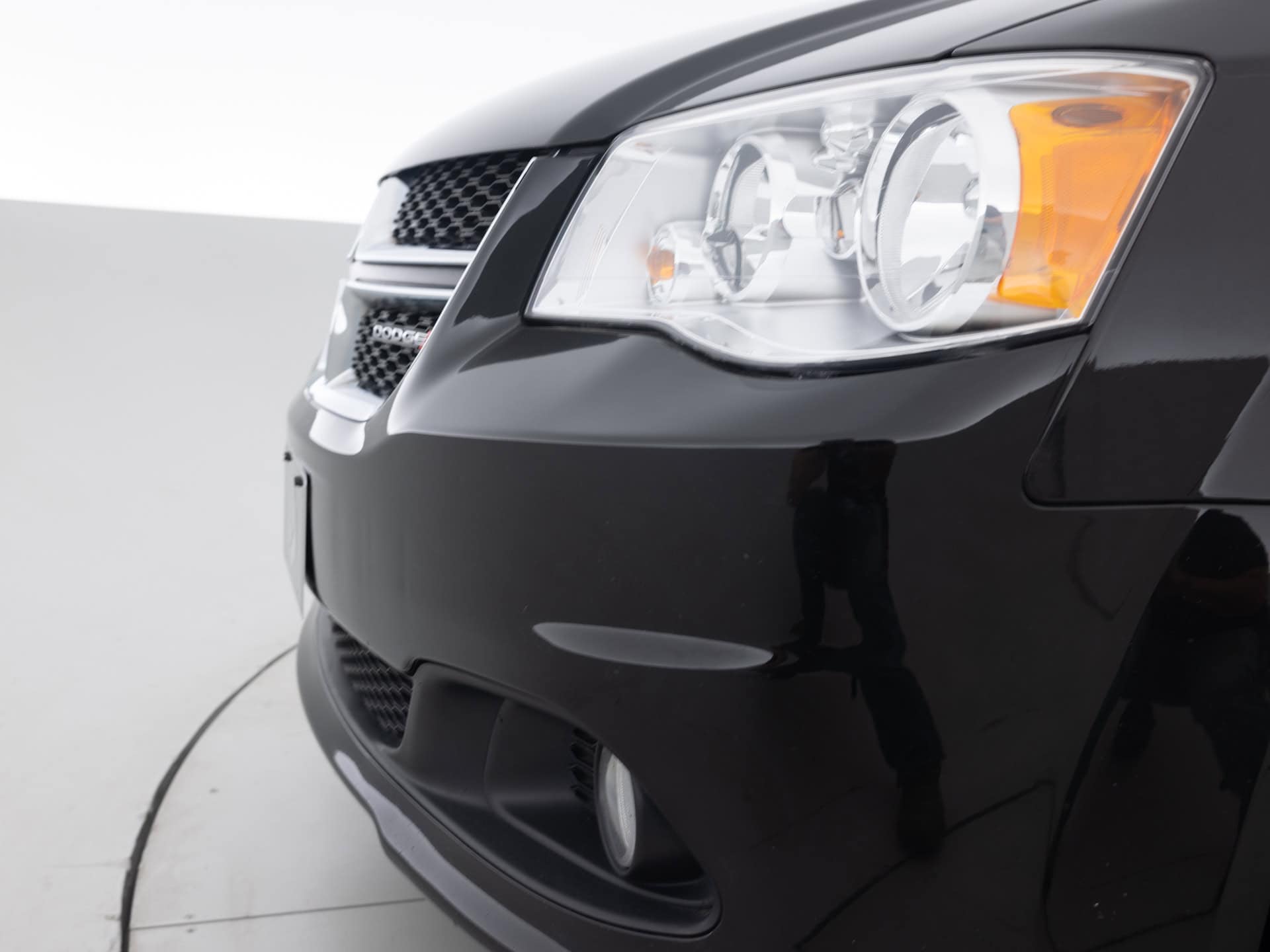 Used Black Dodge Caravan SXT-7 for Sale