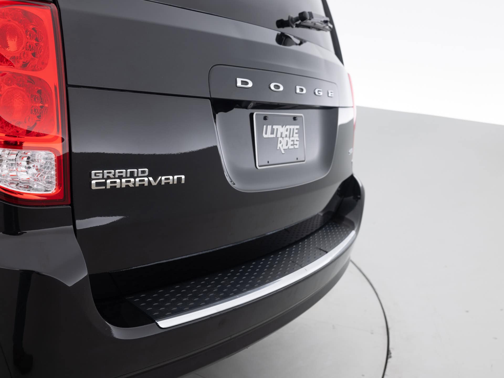 Used Black Dodge Caravan SXT-8 for Sale