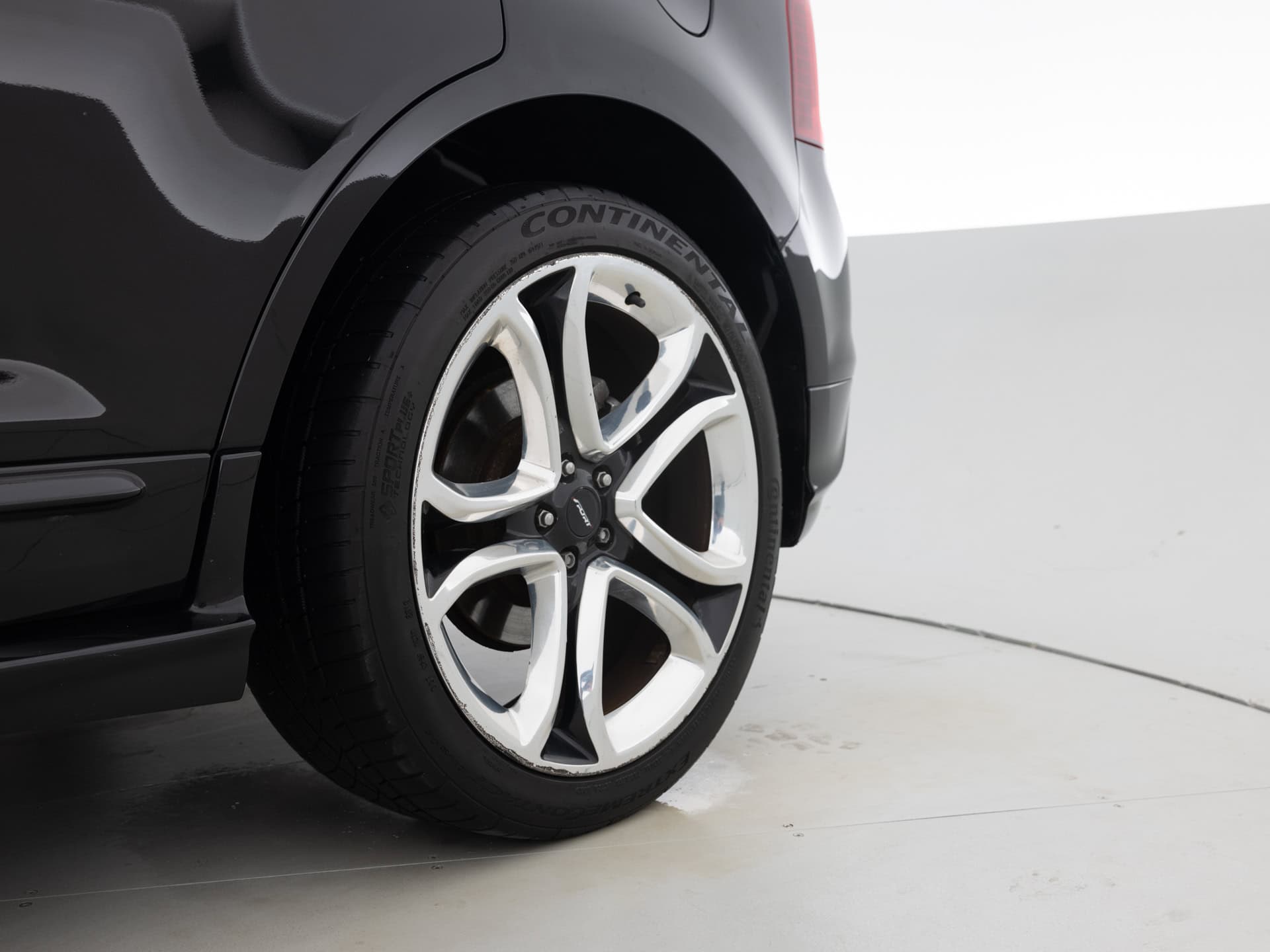 Used Black Ford Edge-10 for Sale