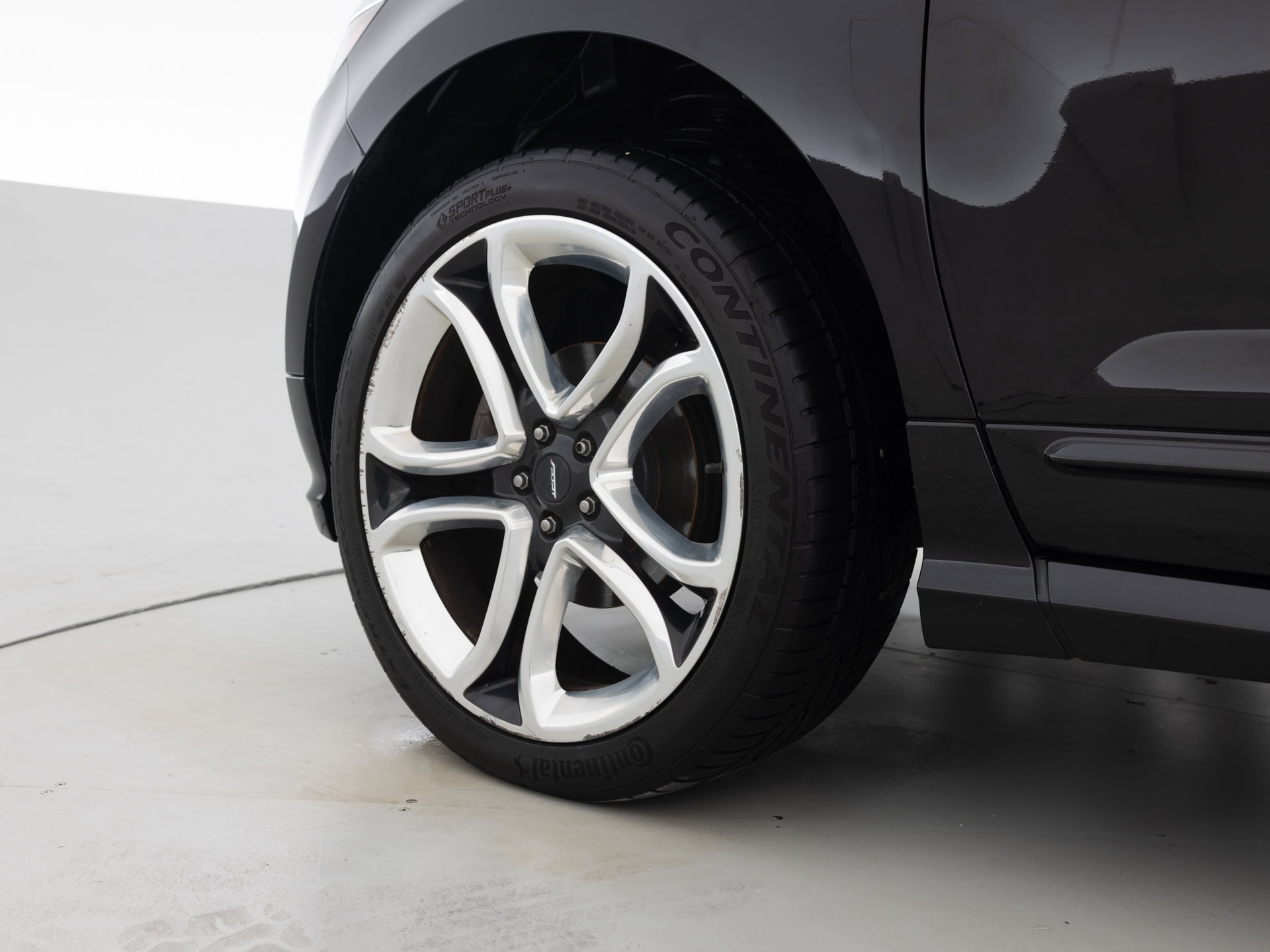 Used Black Ford Edge-9 for Sale